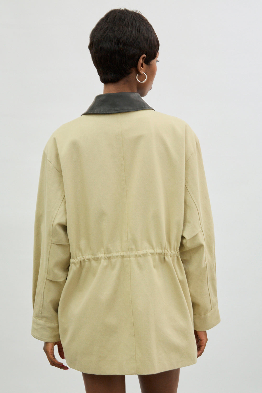 Beige contrast vegan leather collar jacket_2