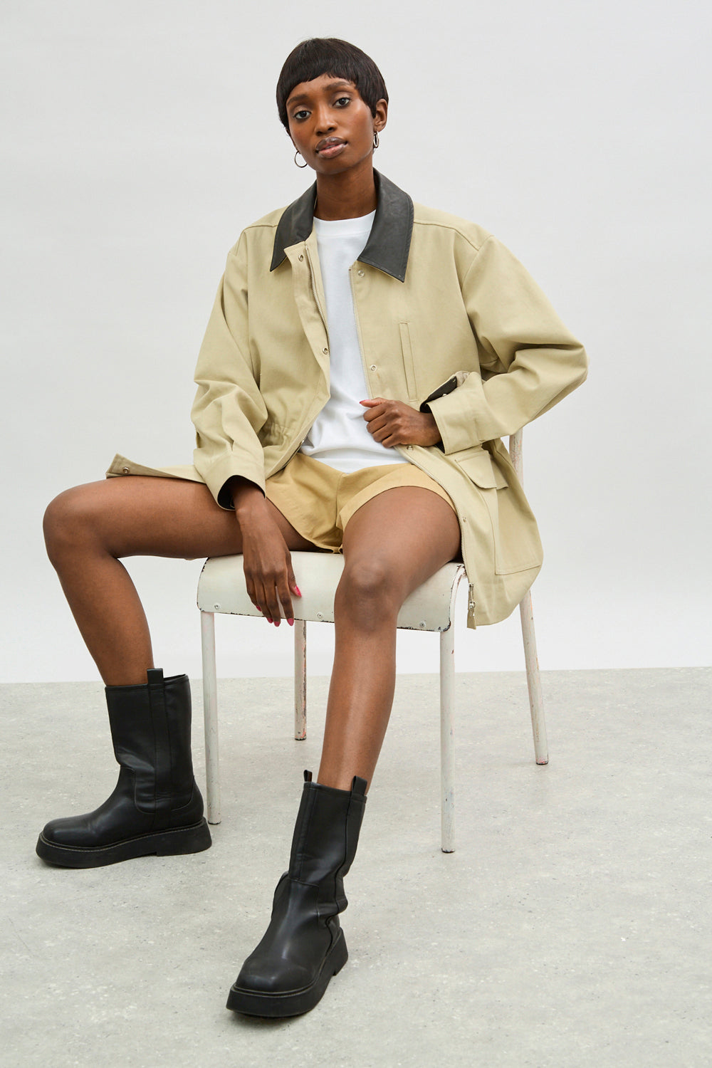 Beige contrast vegan leather collar jacket_7