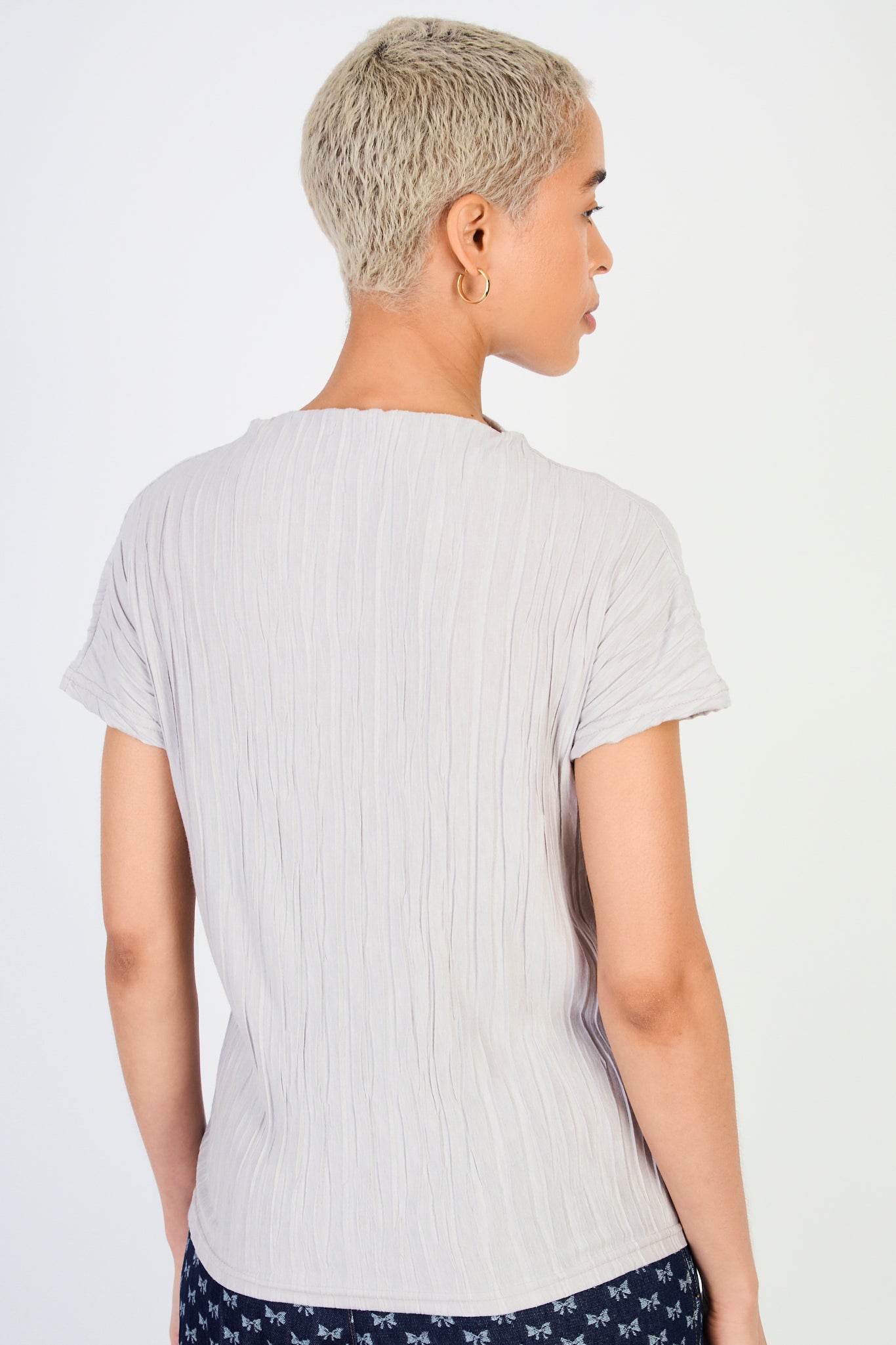 Beige crease pleat mock neck tee_2