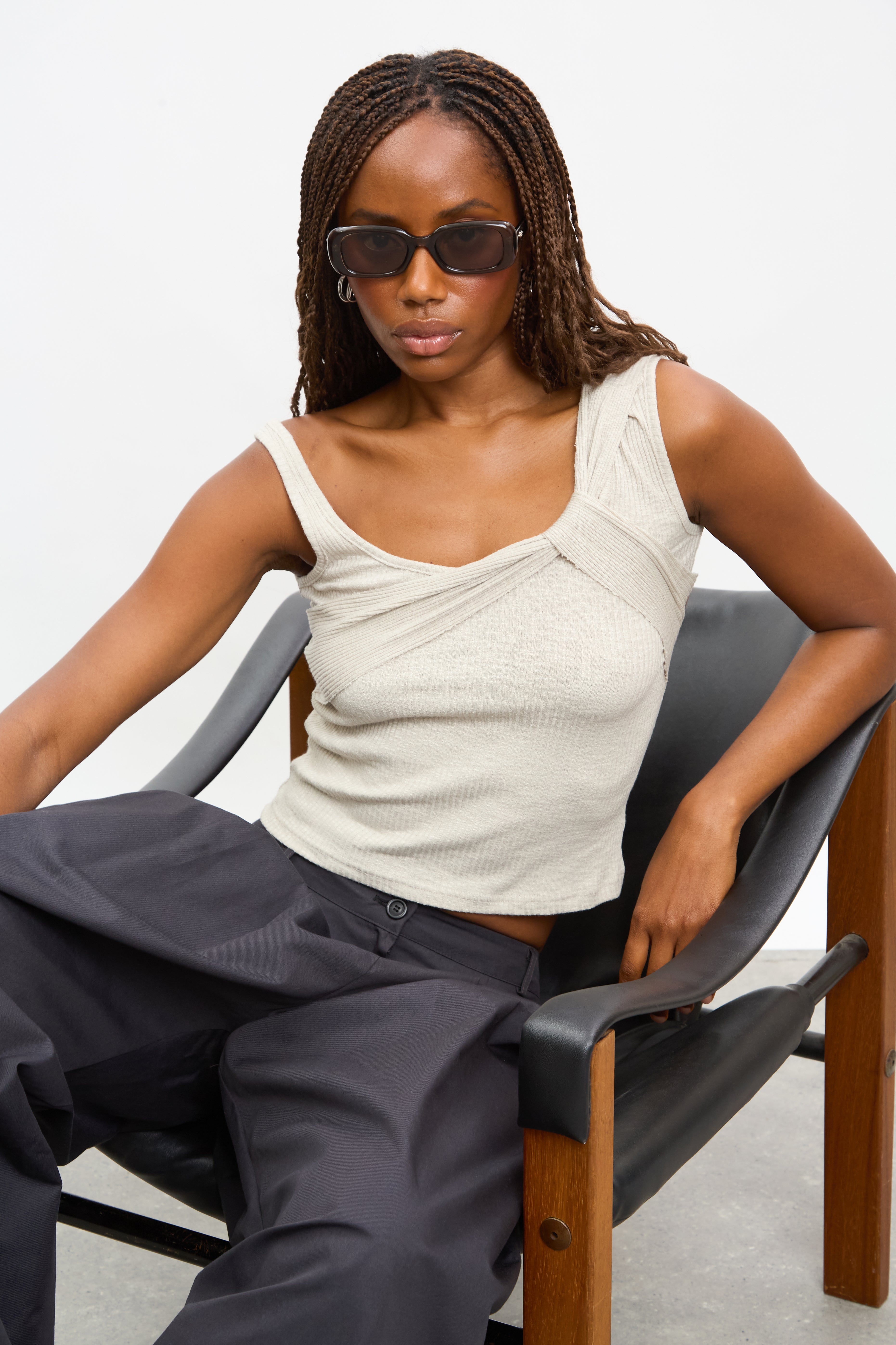 Beige looped banding tank top_5