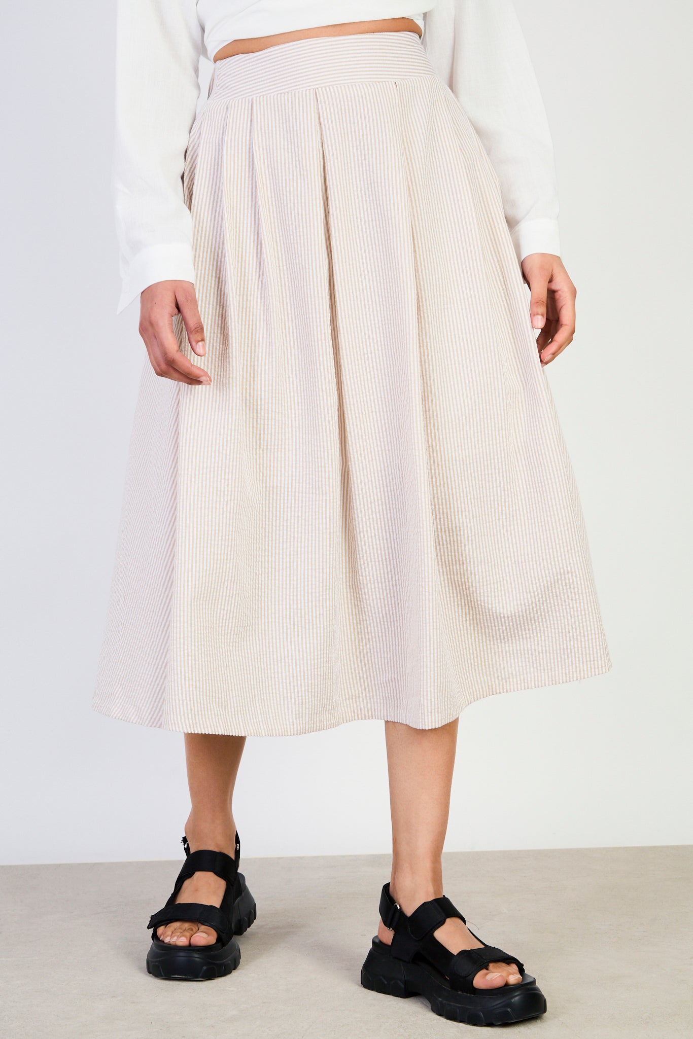 Beige seersucker box pleat skirt_1