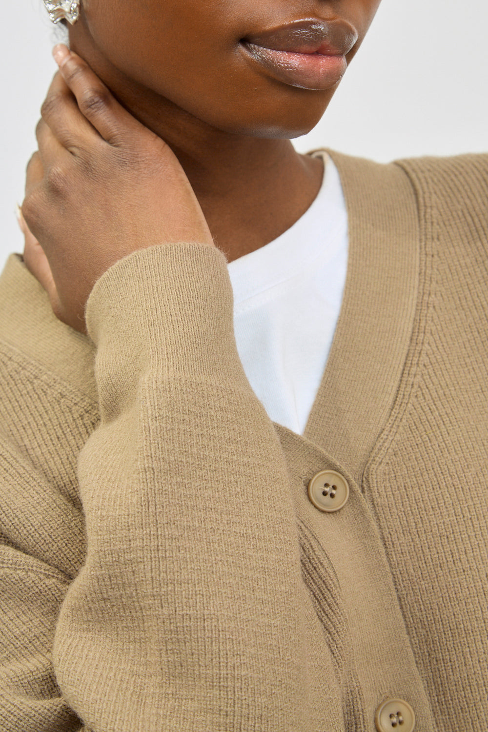 Beige smooth smart cardigan_3