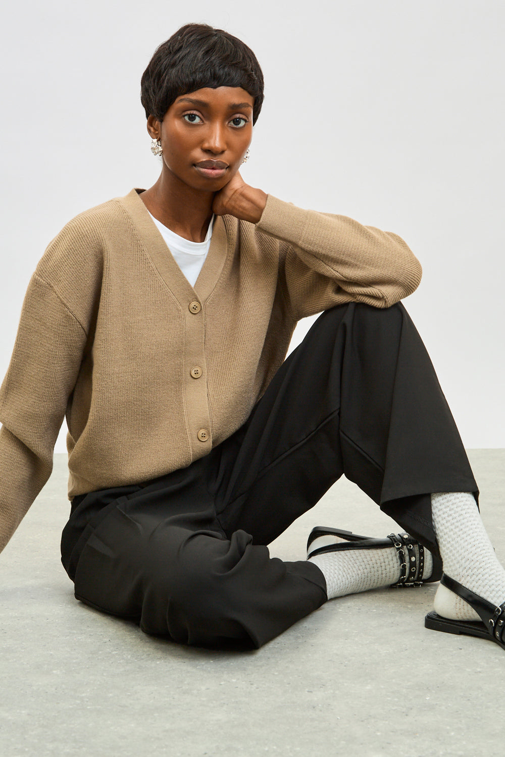 Beige smooth smart cardigan_5