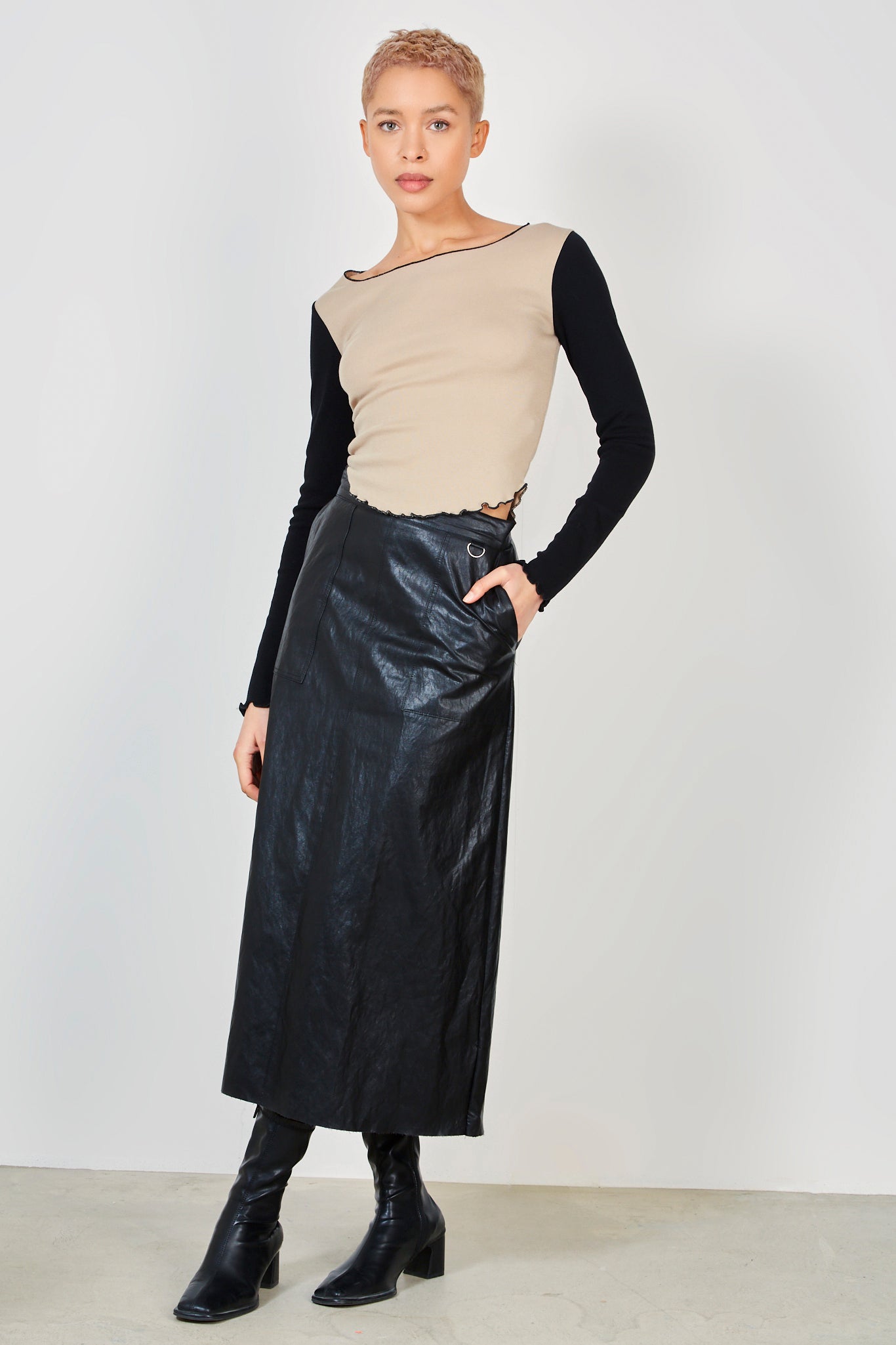 Beige and black contrast sleeve top_3