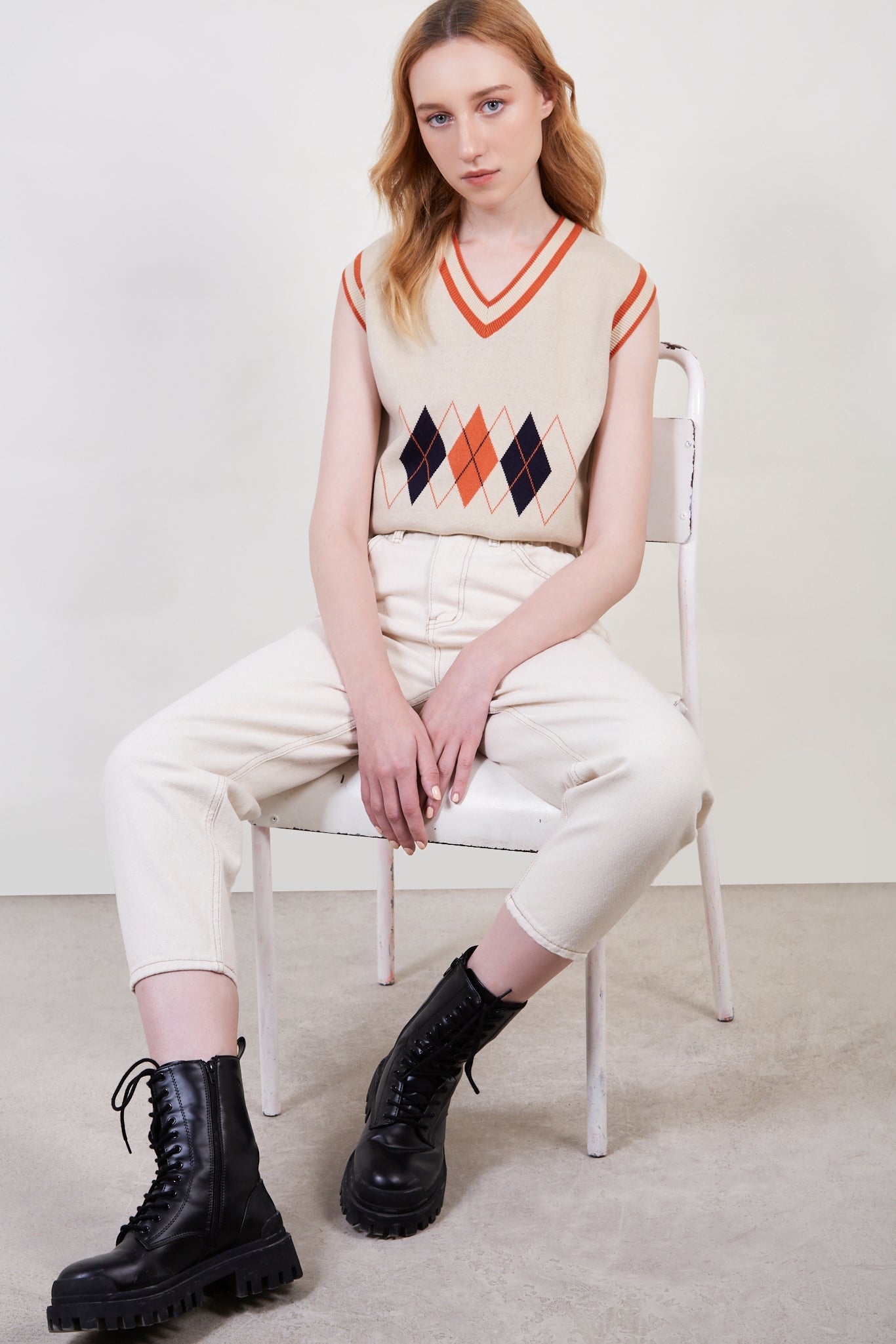 Beige contrast stitch bag waist jeans_4