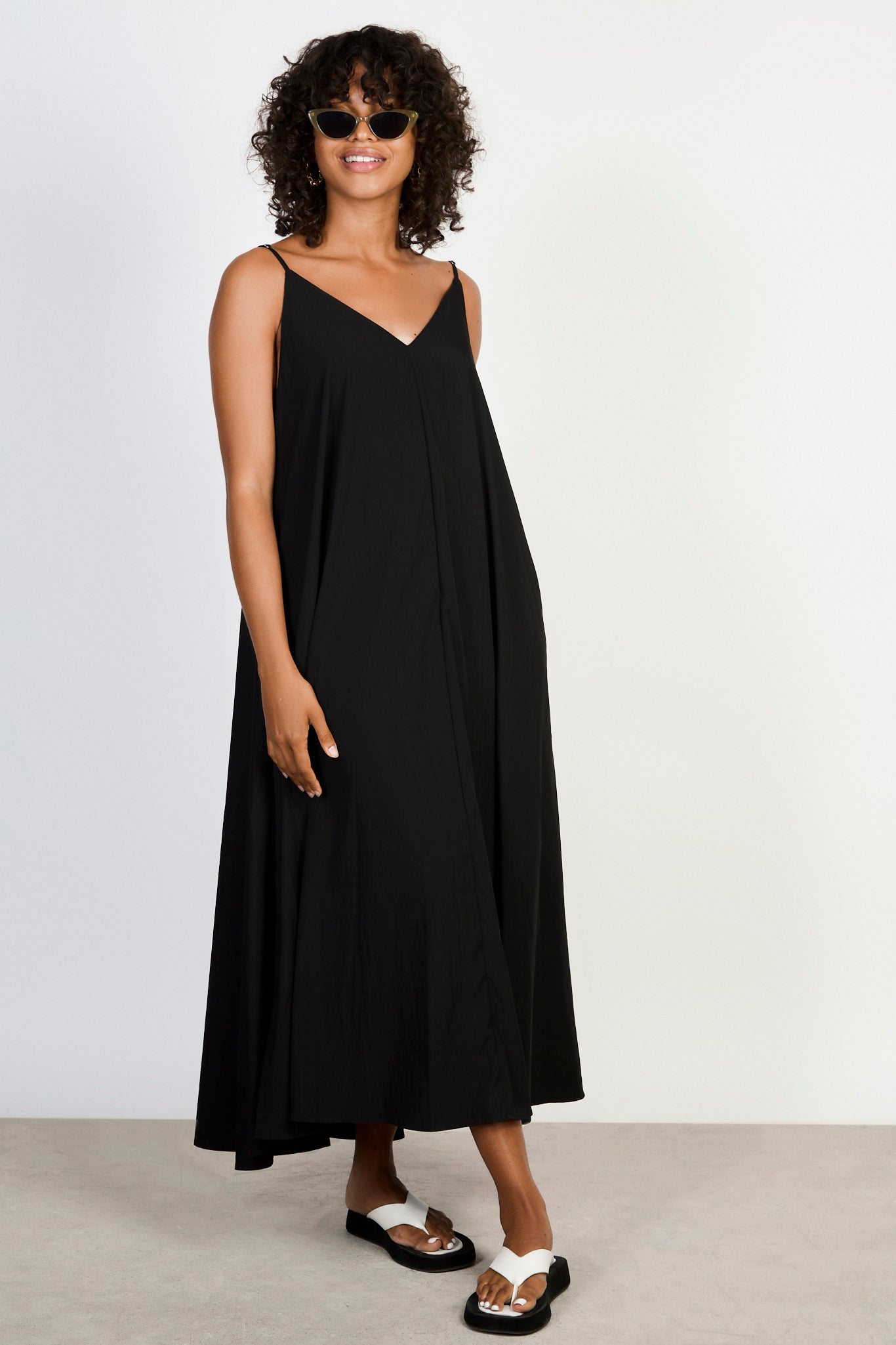 Black V neck floaty midi dress_1