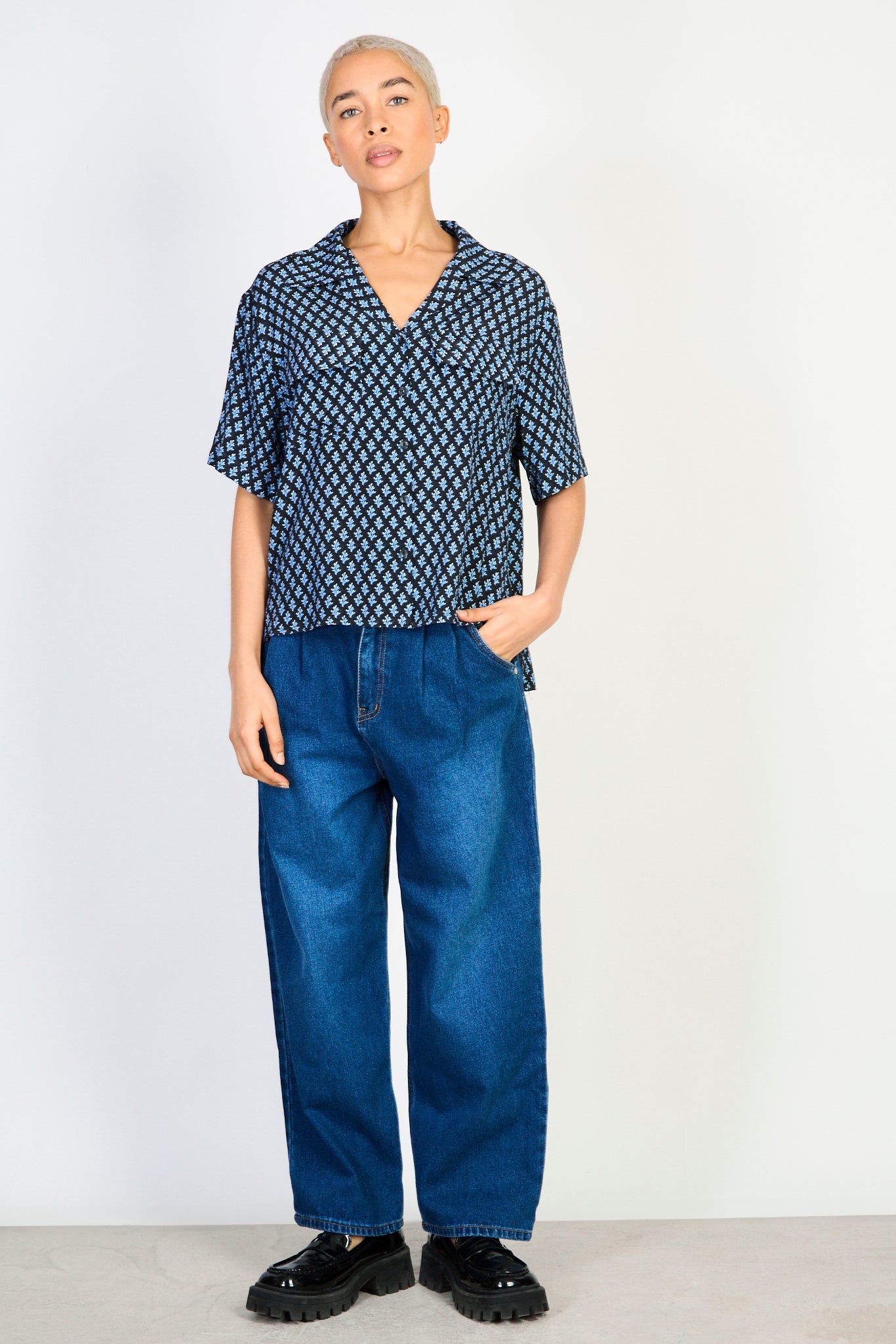 Black and blue leaf print shirt_4