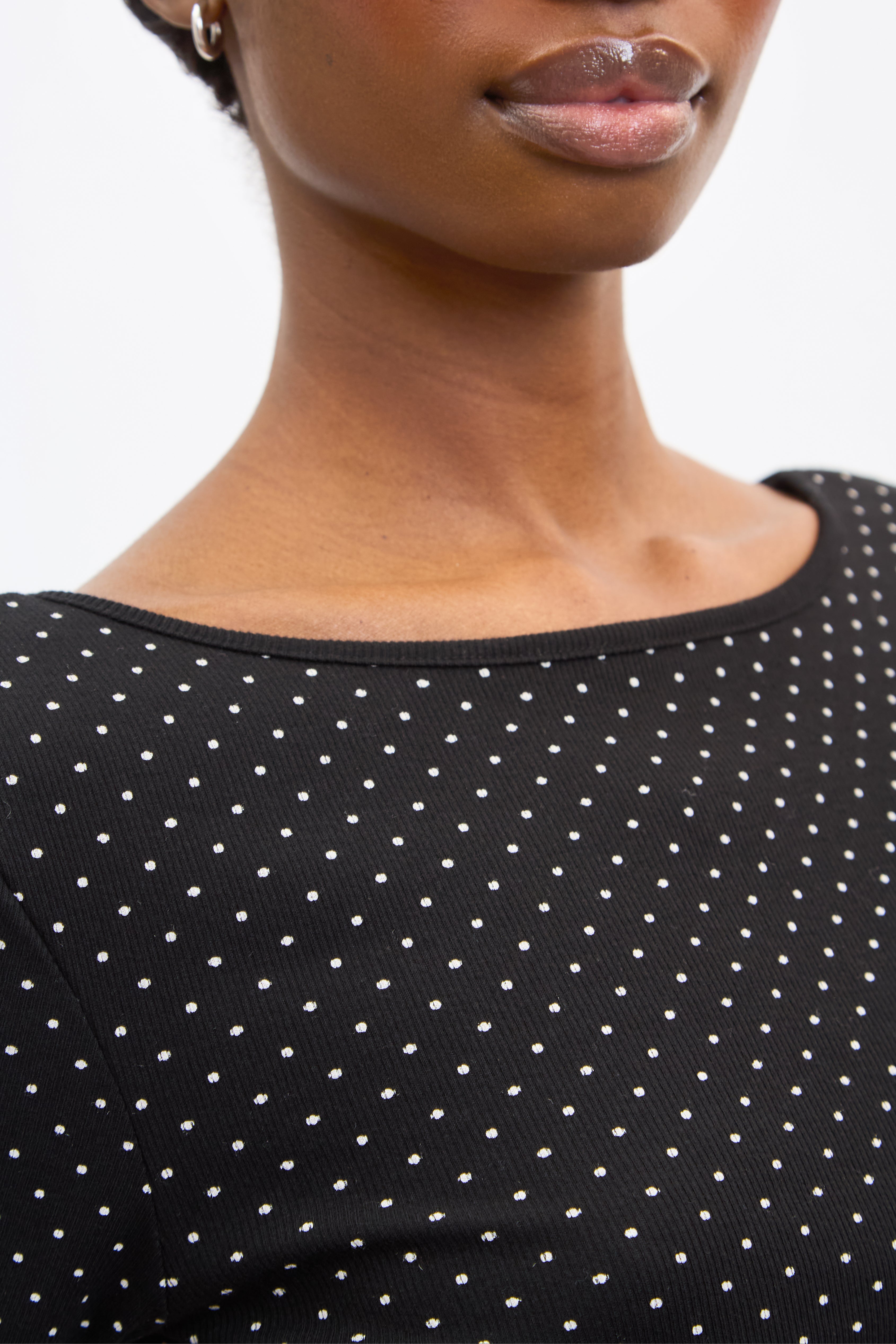 Black and ivory polka dot scoop back tee_3