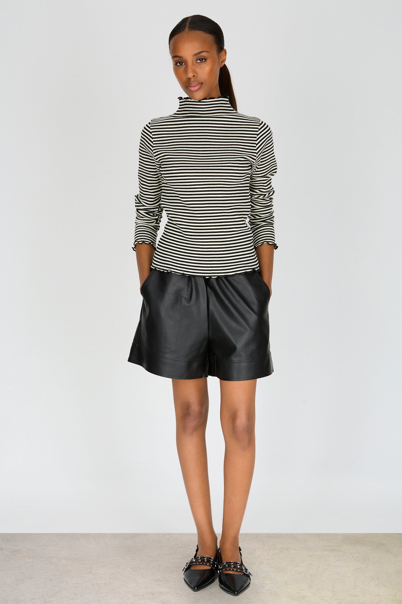 Black and white horizontal stripe ruffle trim turtleneck_4