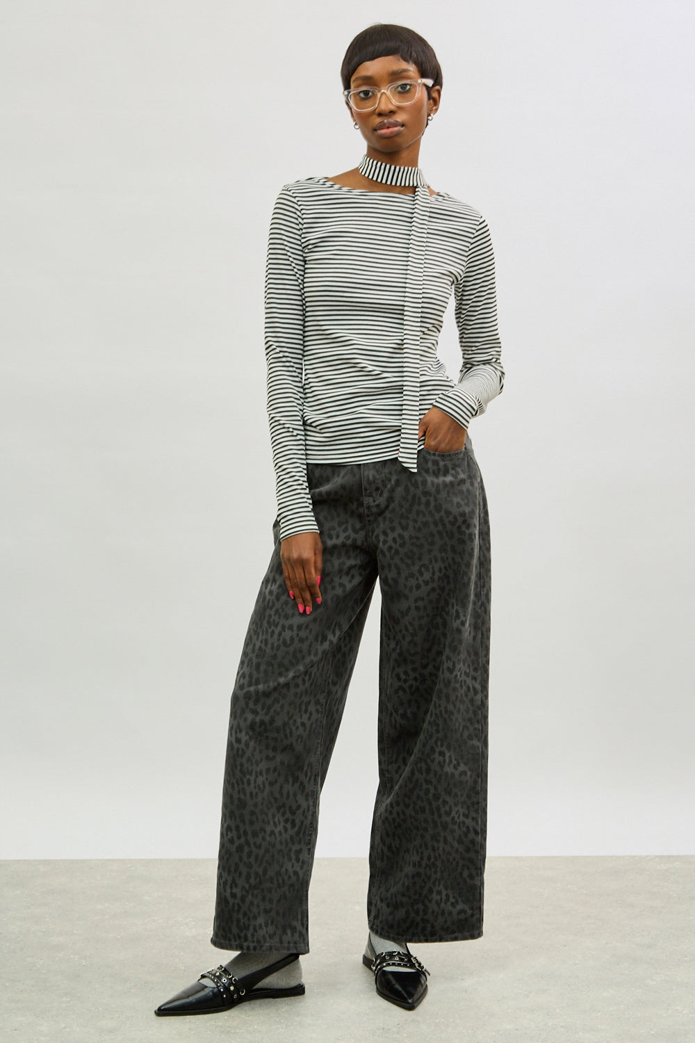 Black and white horizontal striped tie neck top_5