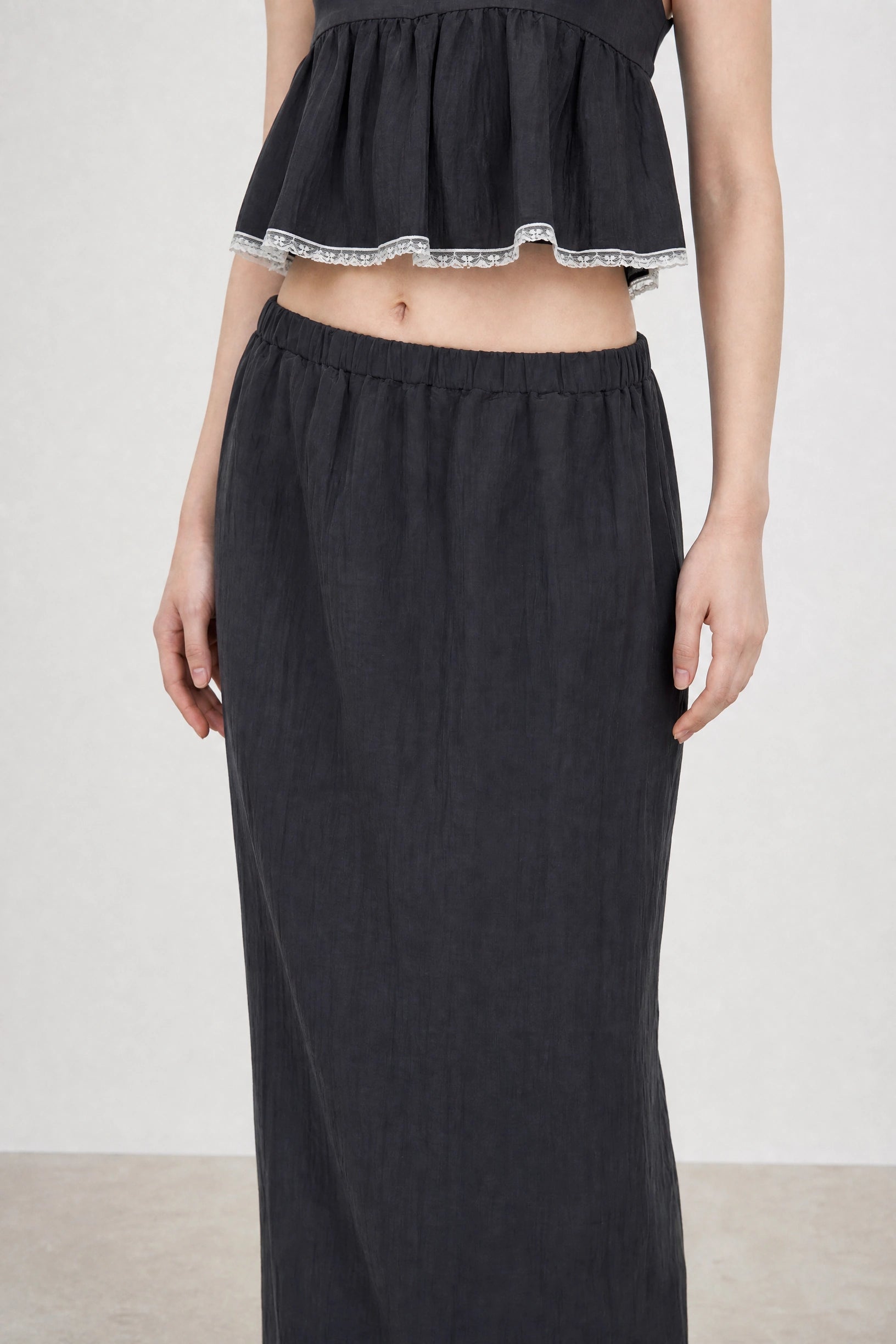 Black and white lace trimmed silky column skirt_3
