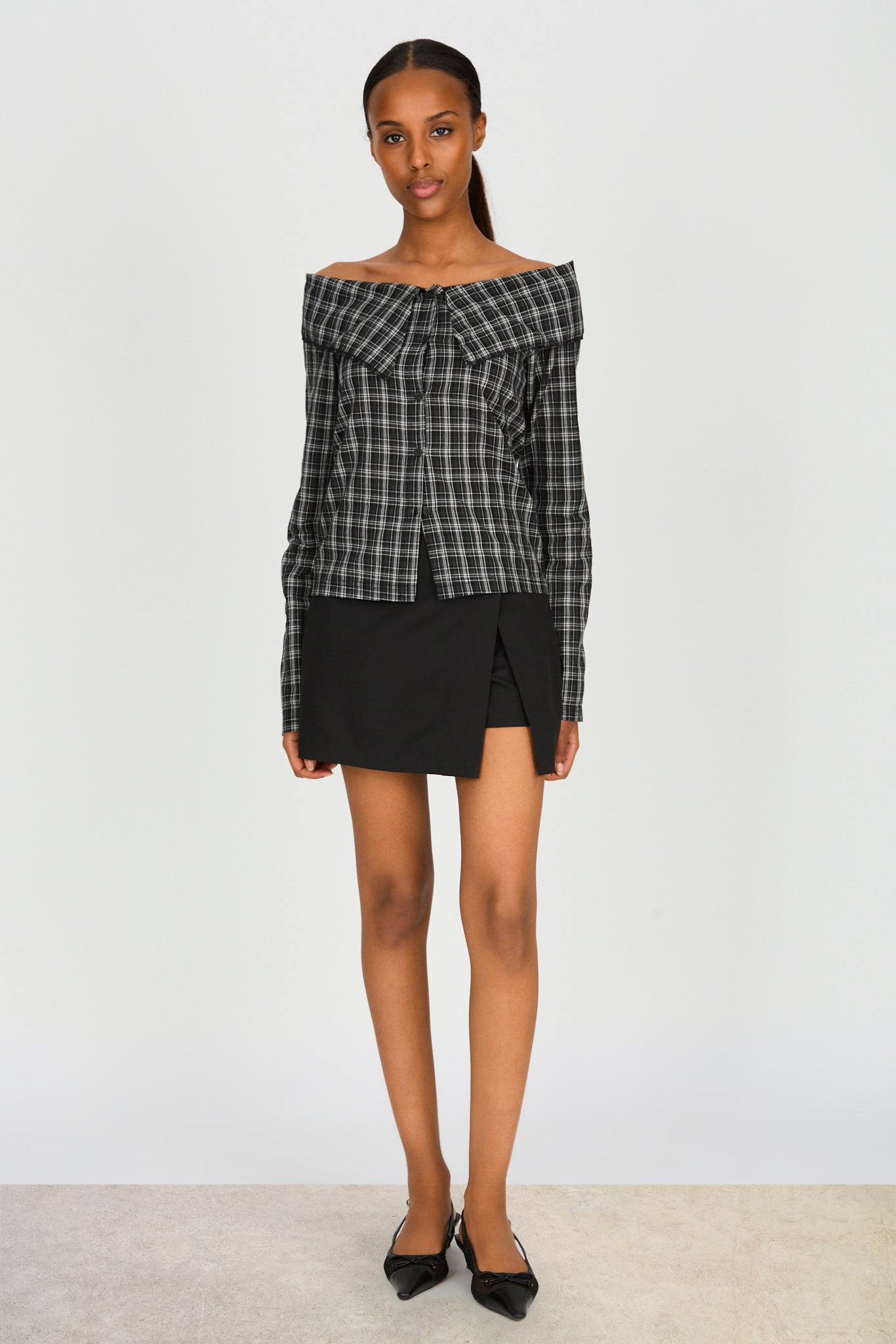 Black and white plaid large collar off shoulder shirt blouse_4