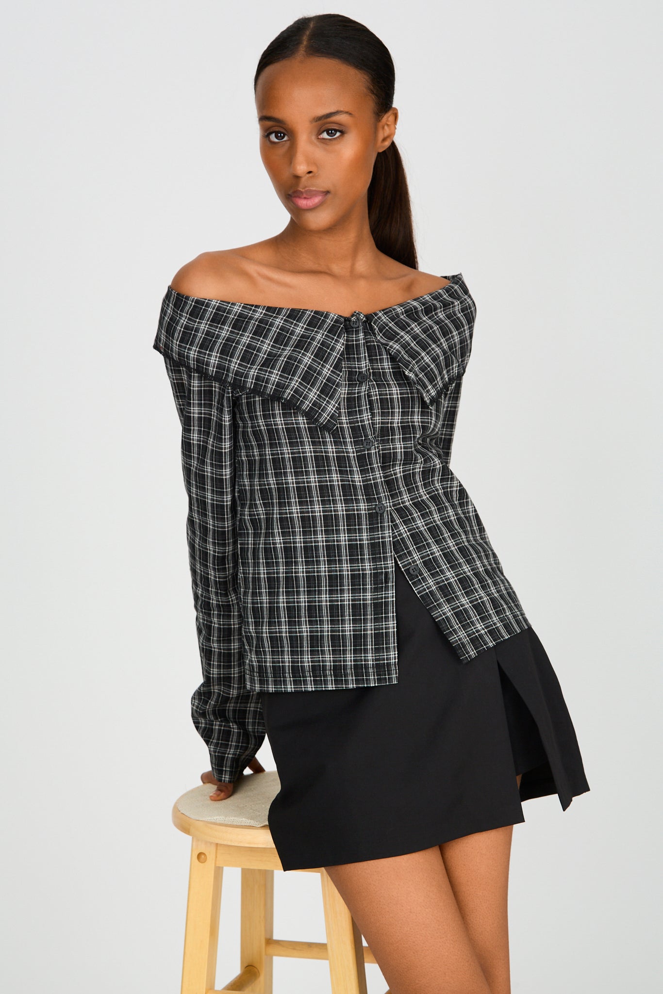 Black and white plaid large collar off shoulder shirt blouse_5