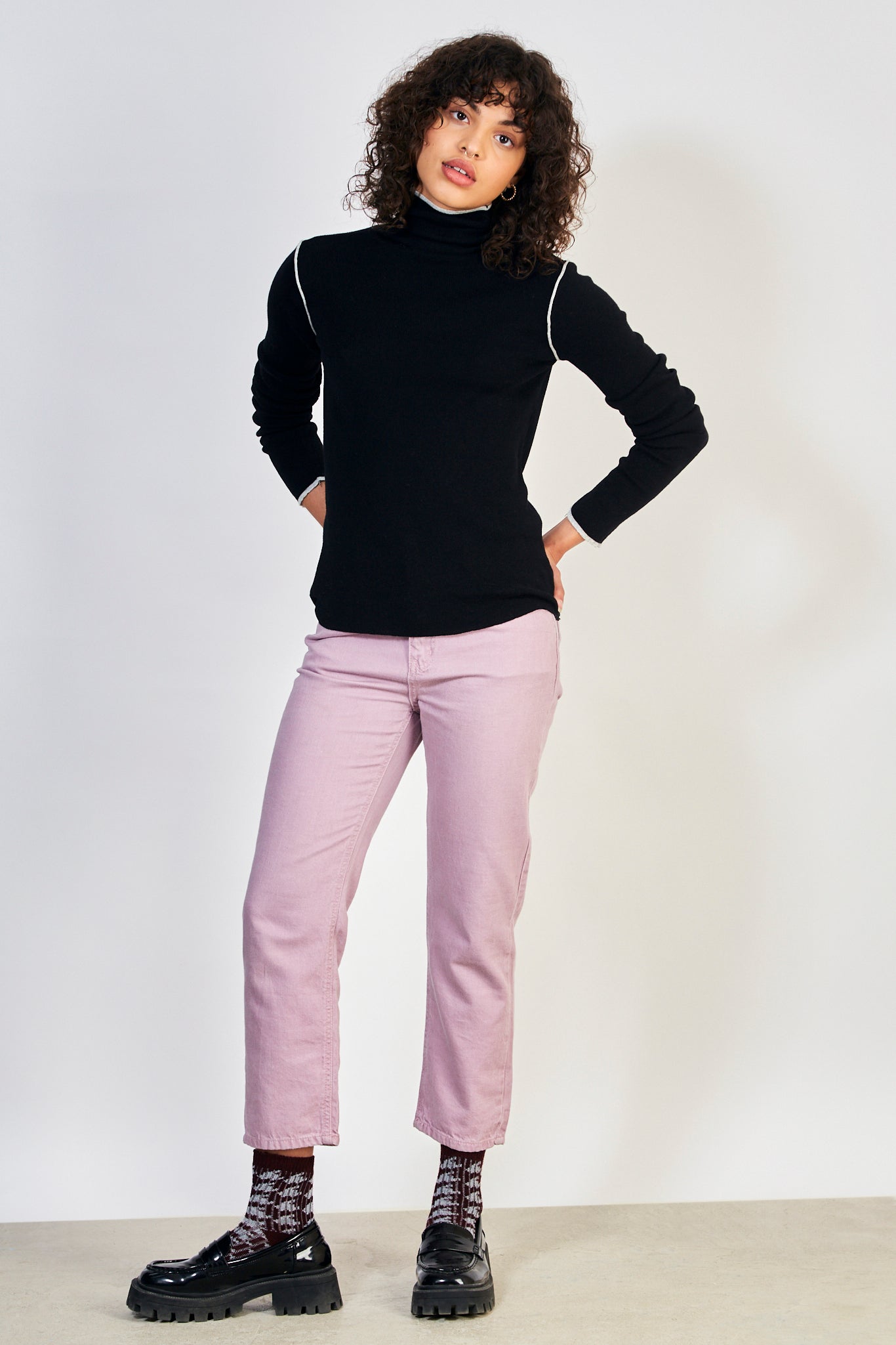 Black and white trim turtleneck top_4