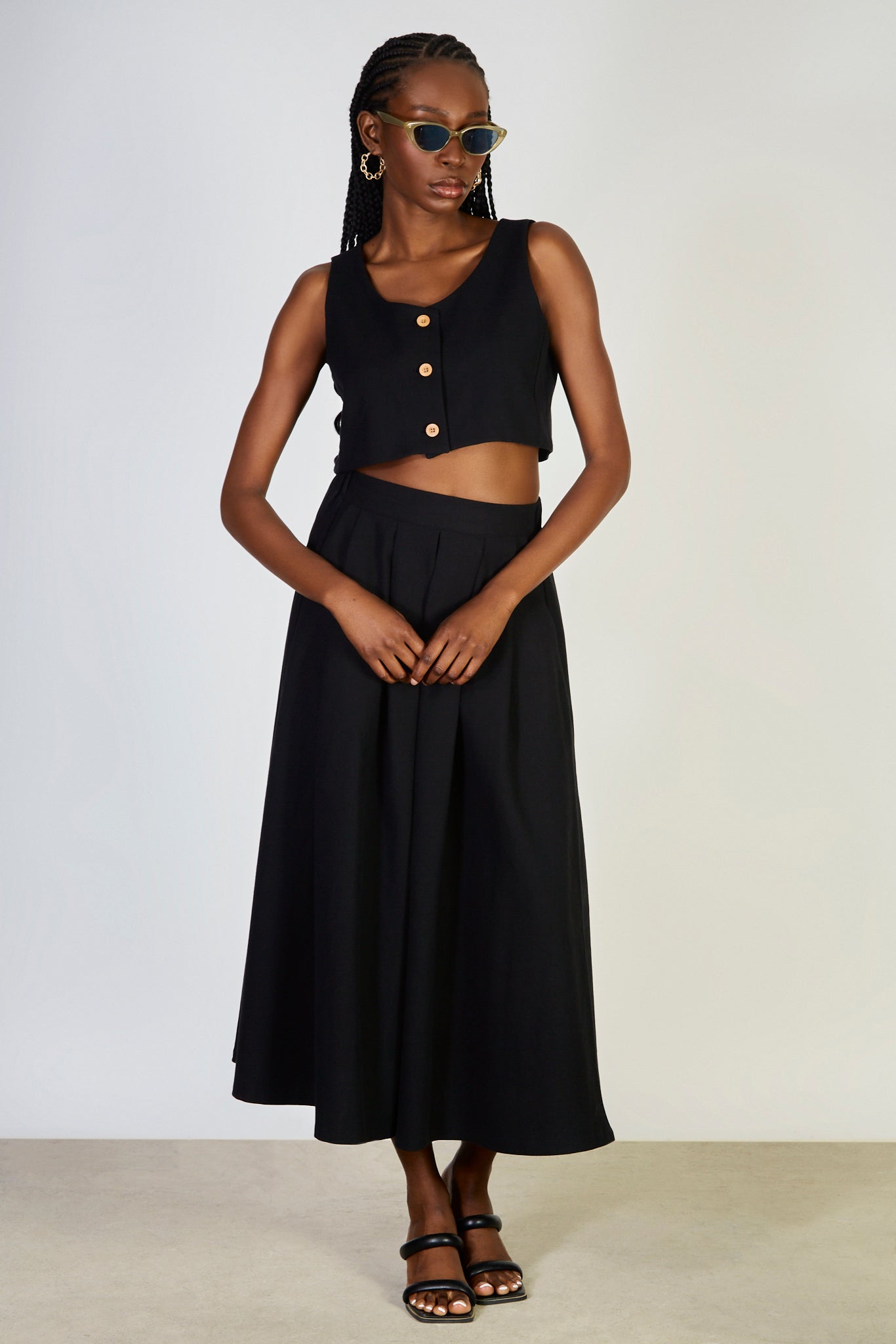 Black button up tank_4