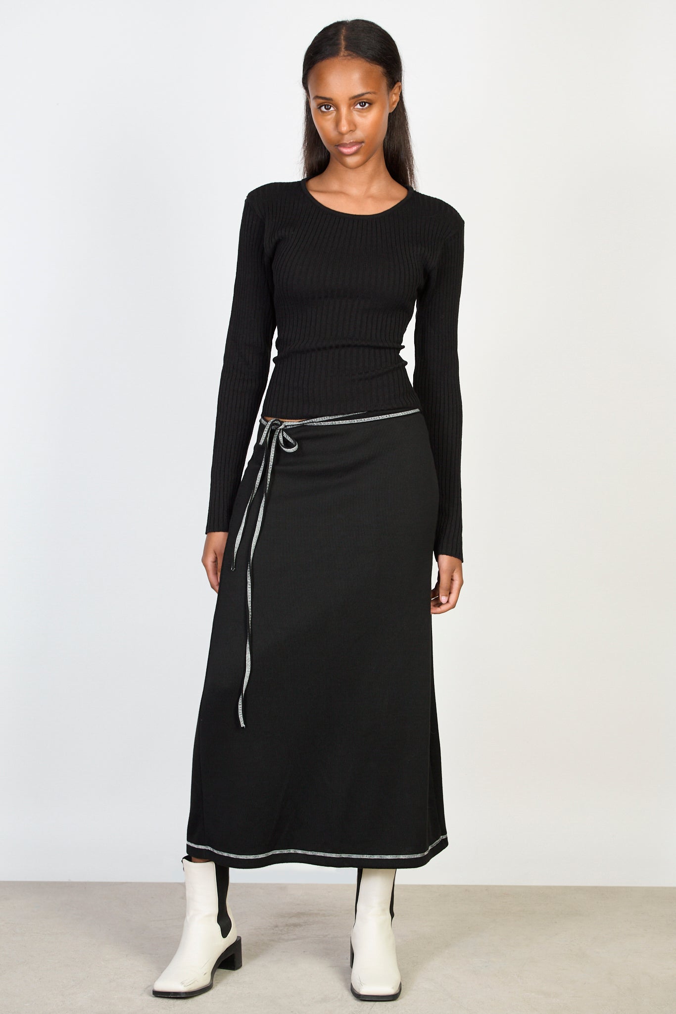 Black cross tie back knit top_4