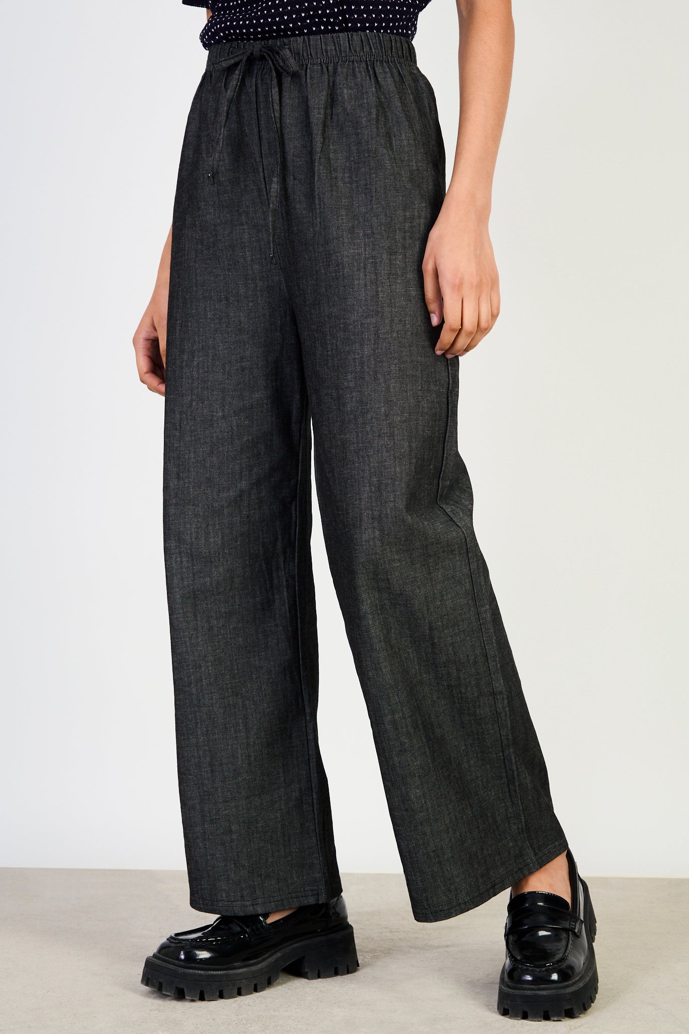 Black denim tie front denim trousers_1