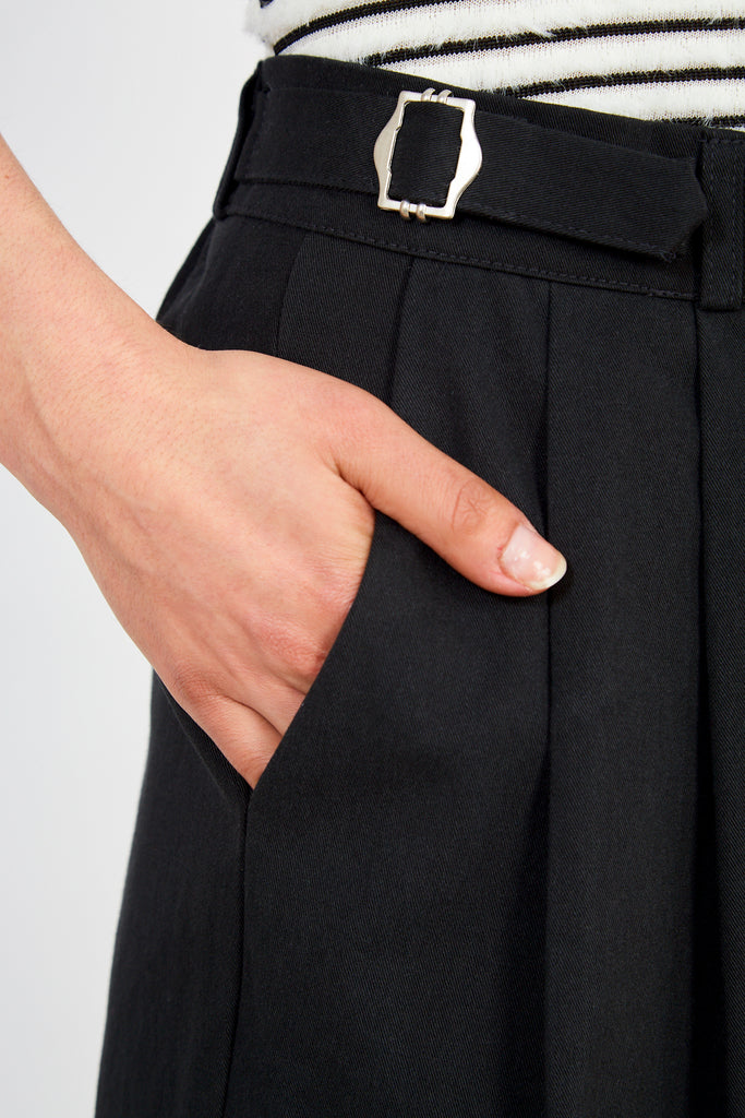 Black double side belted trousers_3