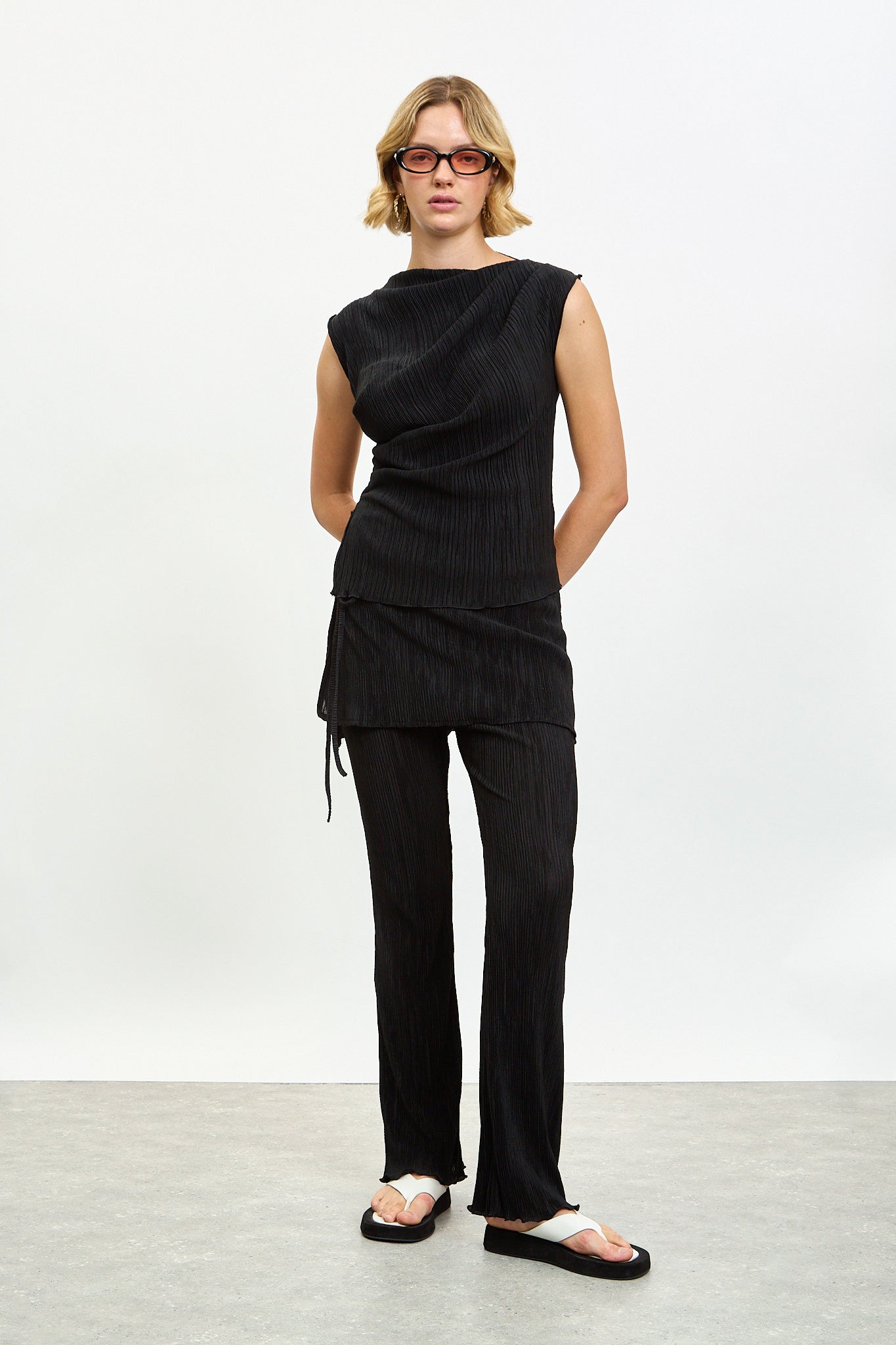 Black draped ribbed tank_1