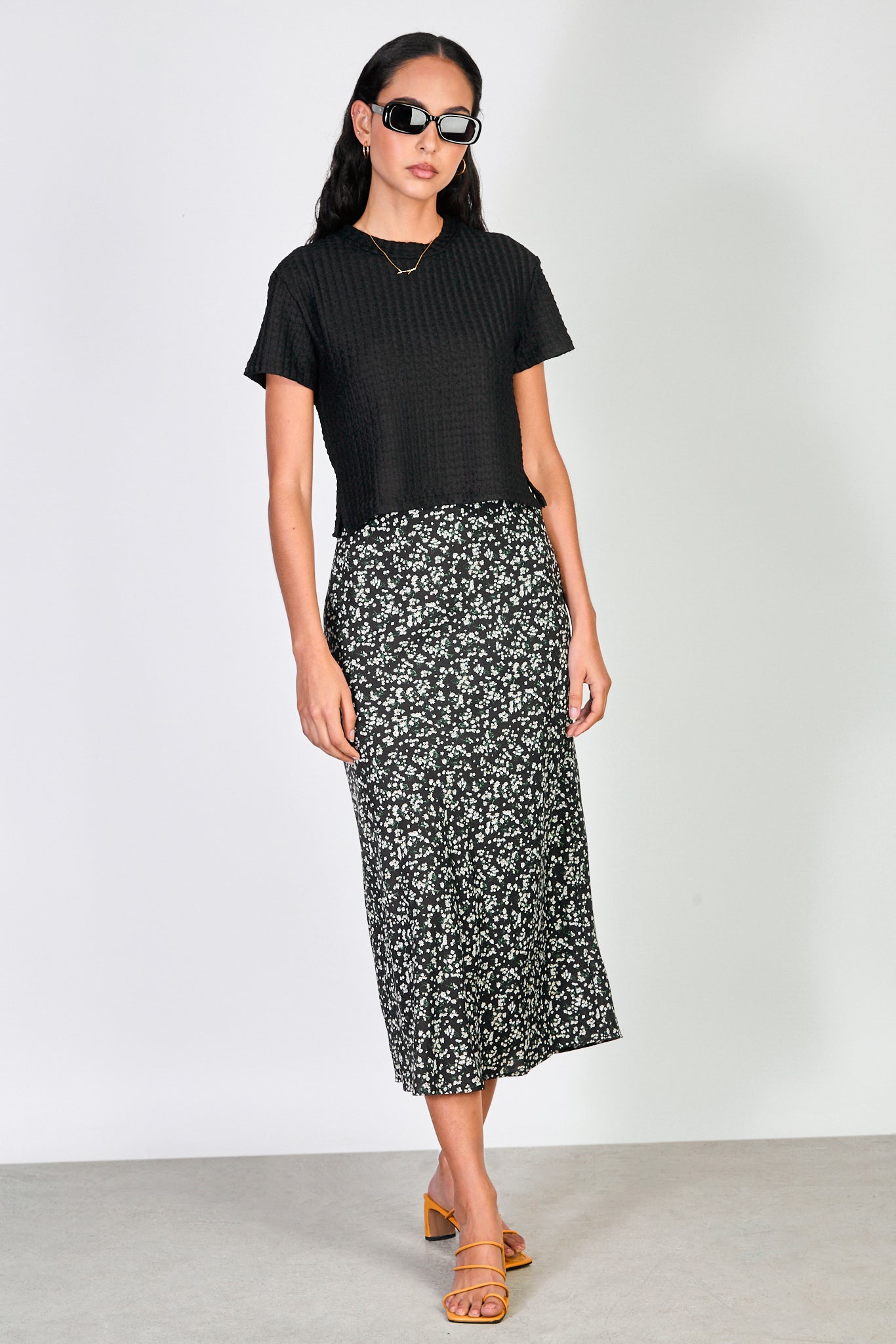 Black herringbone textures short sleeved top_4