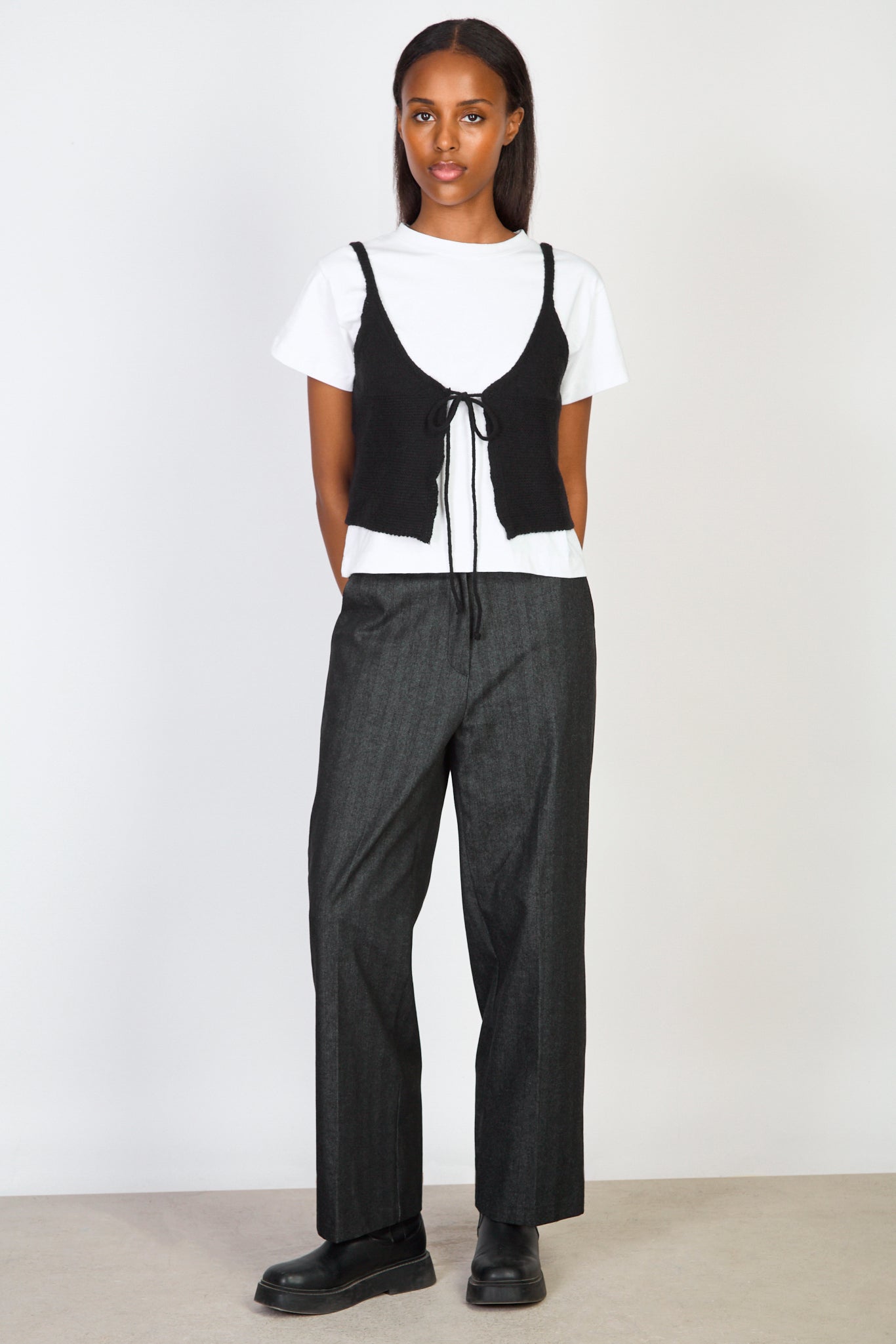 Black horizontal ribbed knit tank_5