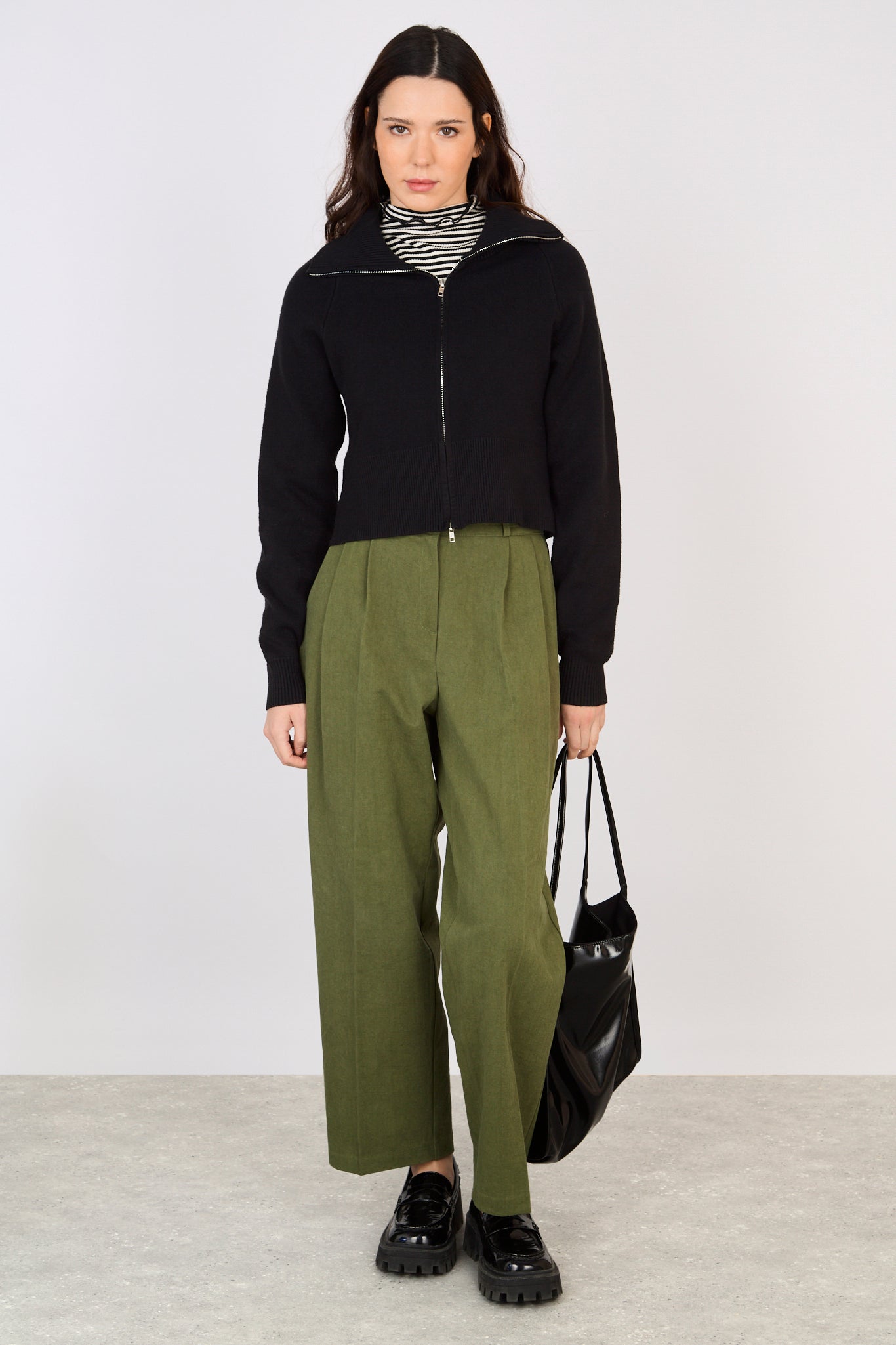 Black large wide collar cardigan_4