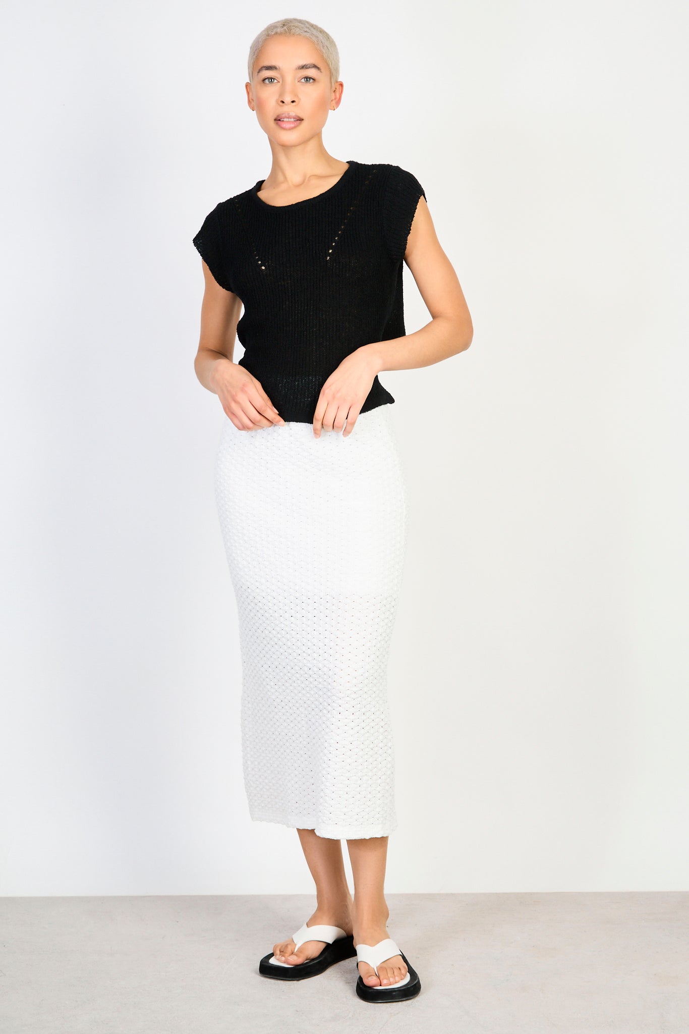 Black open tie back sleeveless knit top_4