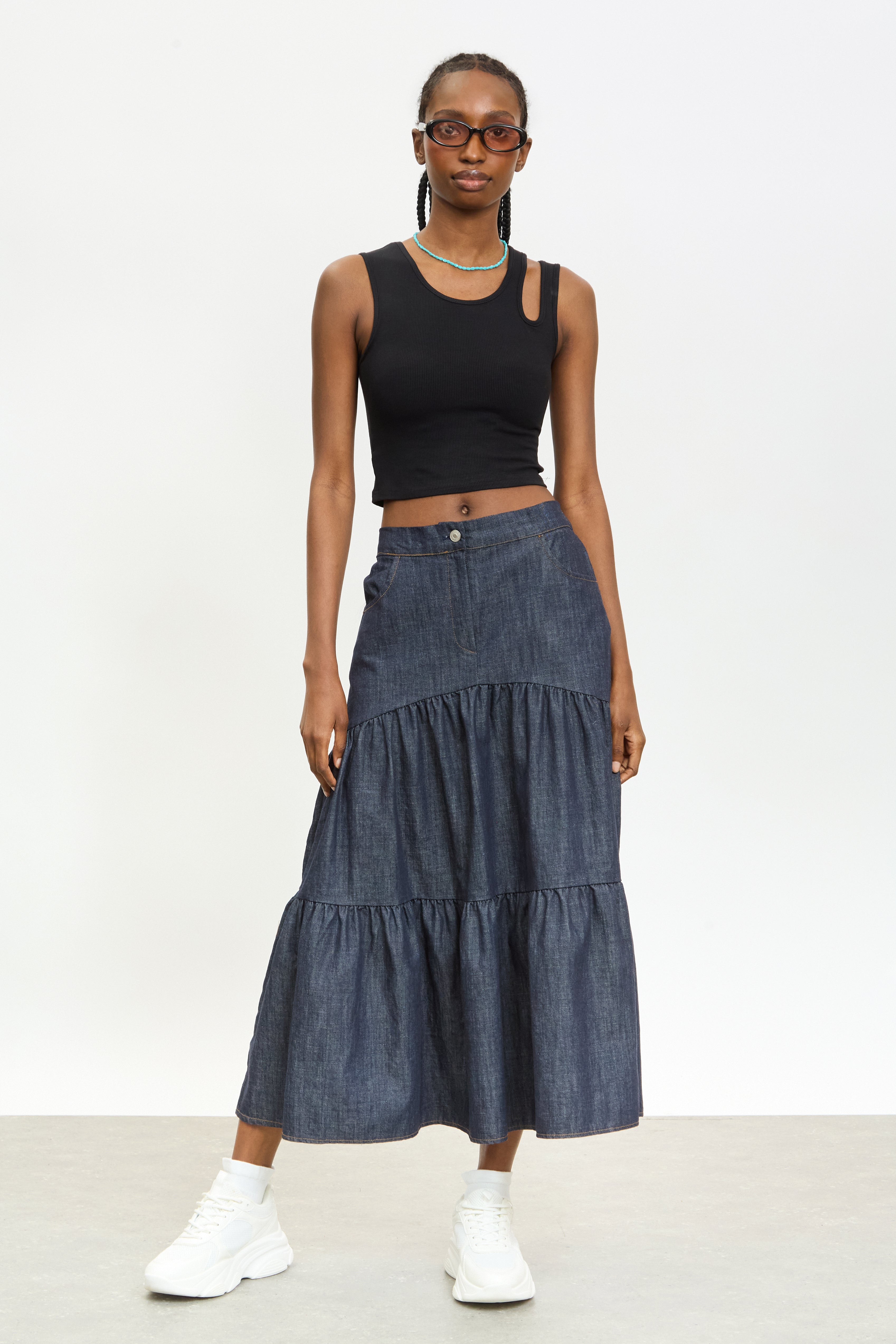 Black peek shoulder tank top_4