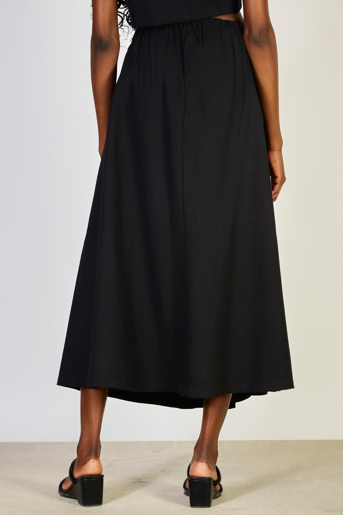 Black pleated skirt_2