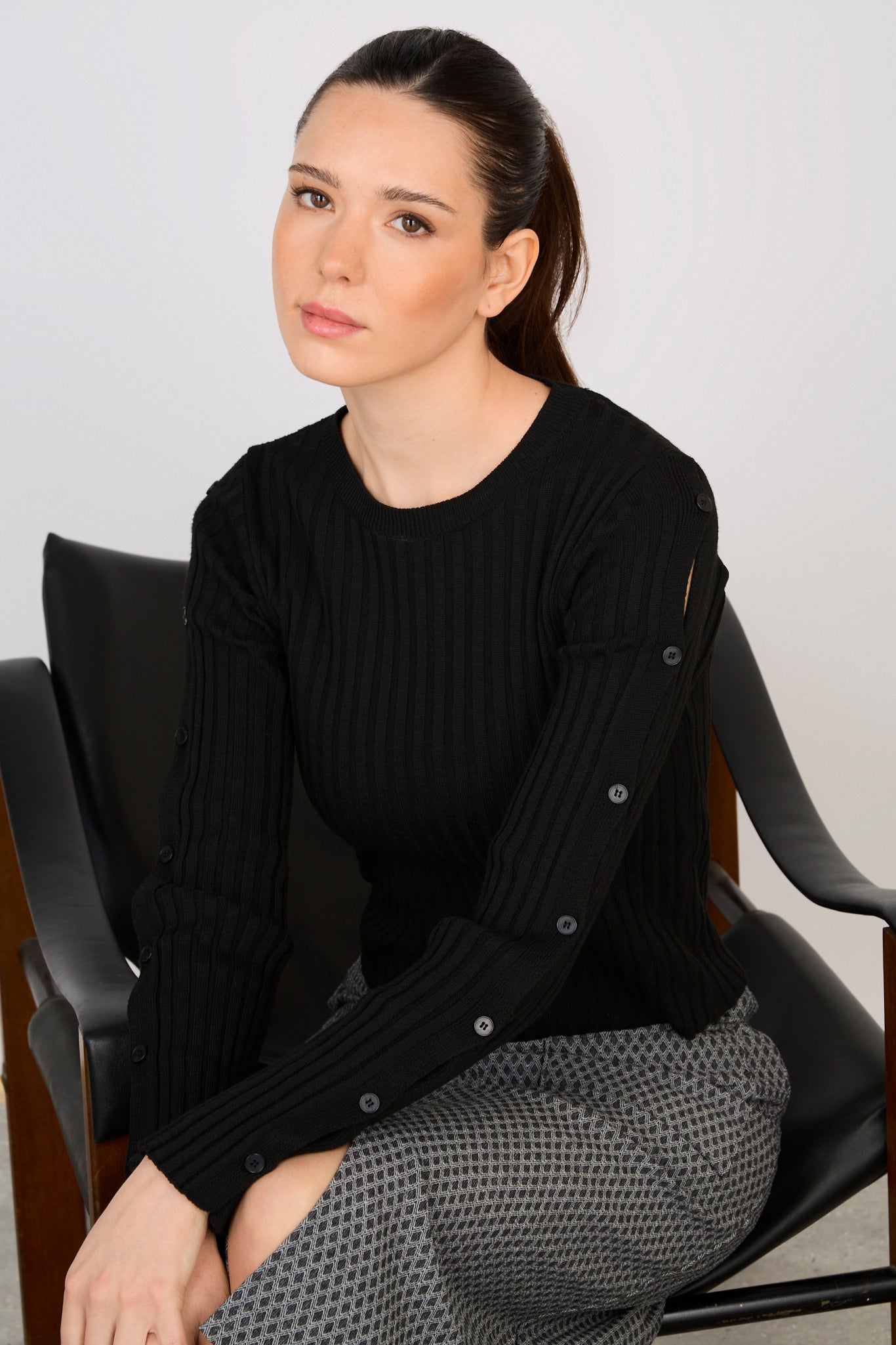 Black ribbed button sleeved knit top_5