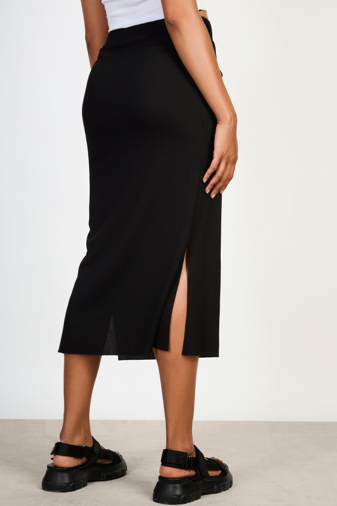 Black ribbed pencil skirt_2