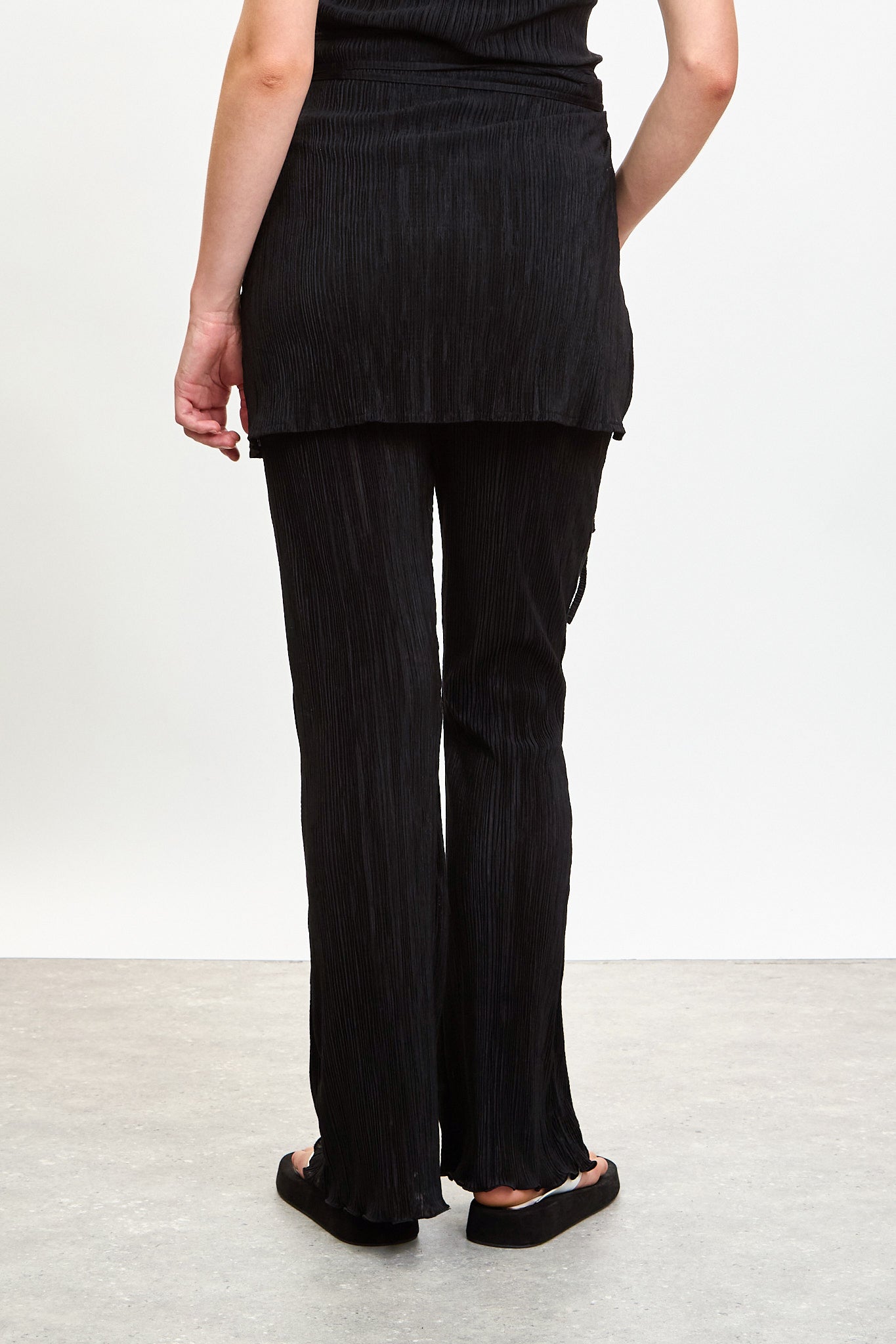 Black ribbed skirt trousers_2