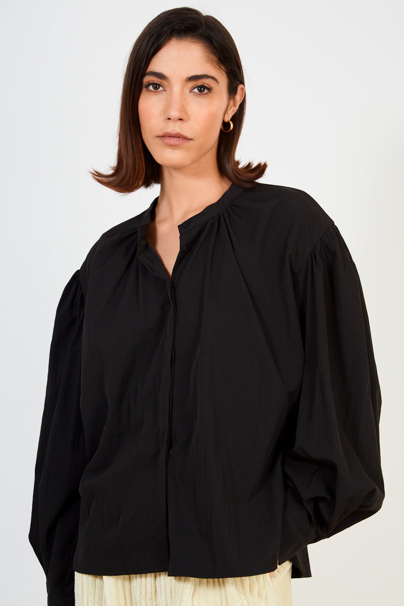 Black round neck balloon sleeve shirt blouse_1