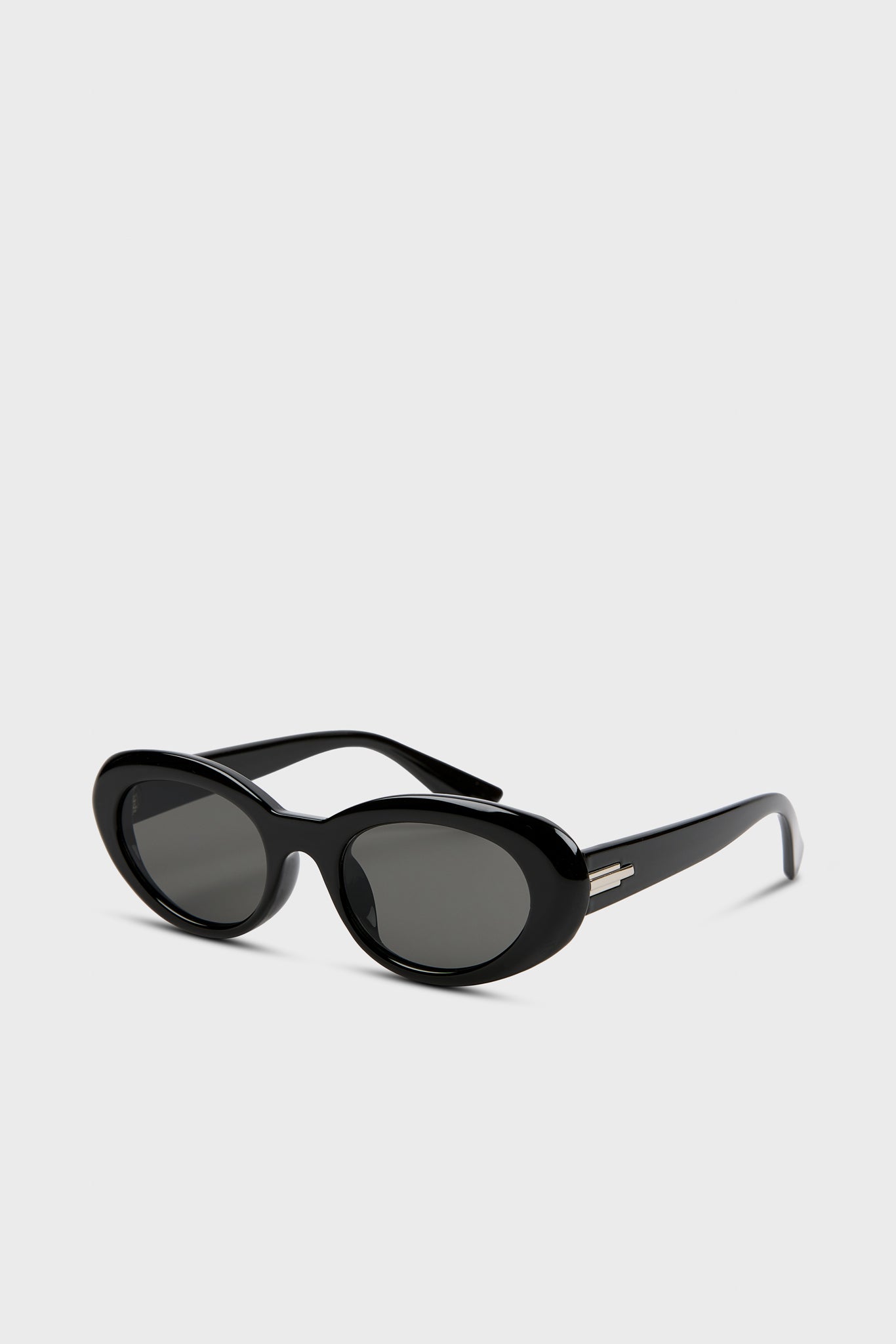 Black rounded cat eye sunglasses_4