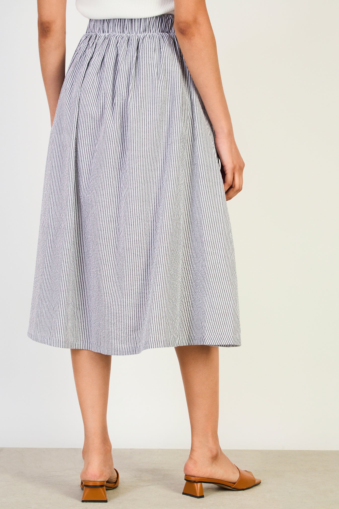 Black seersucker box pleat skirt_2