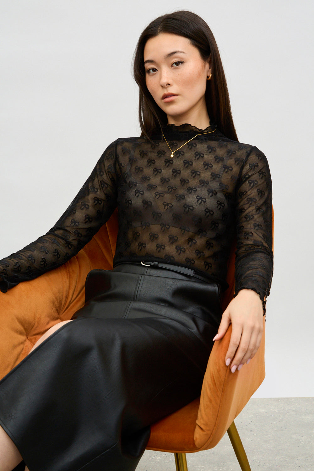 Black sheer ribbon motif long sleeve top_5