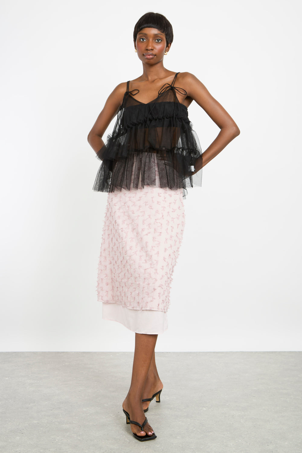 Black sheer strappy tiered tank_4