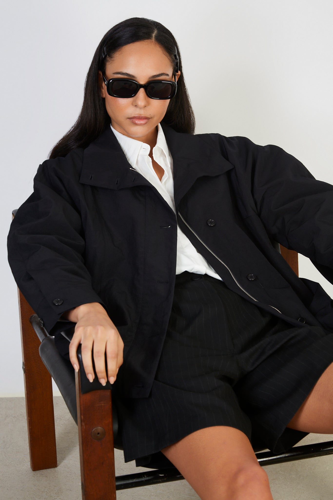 Black short collared jacket_5