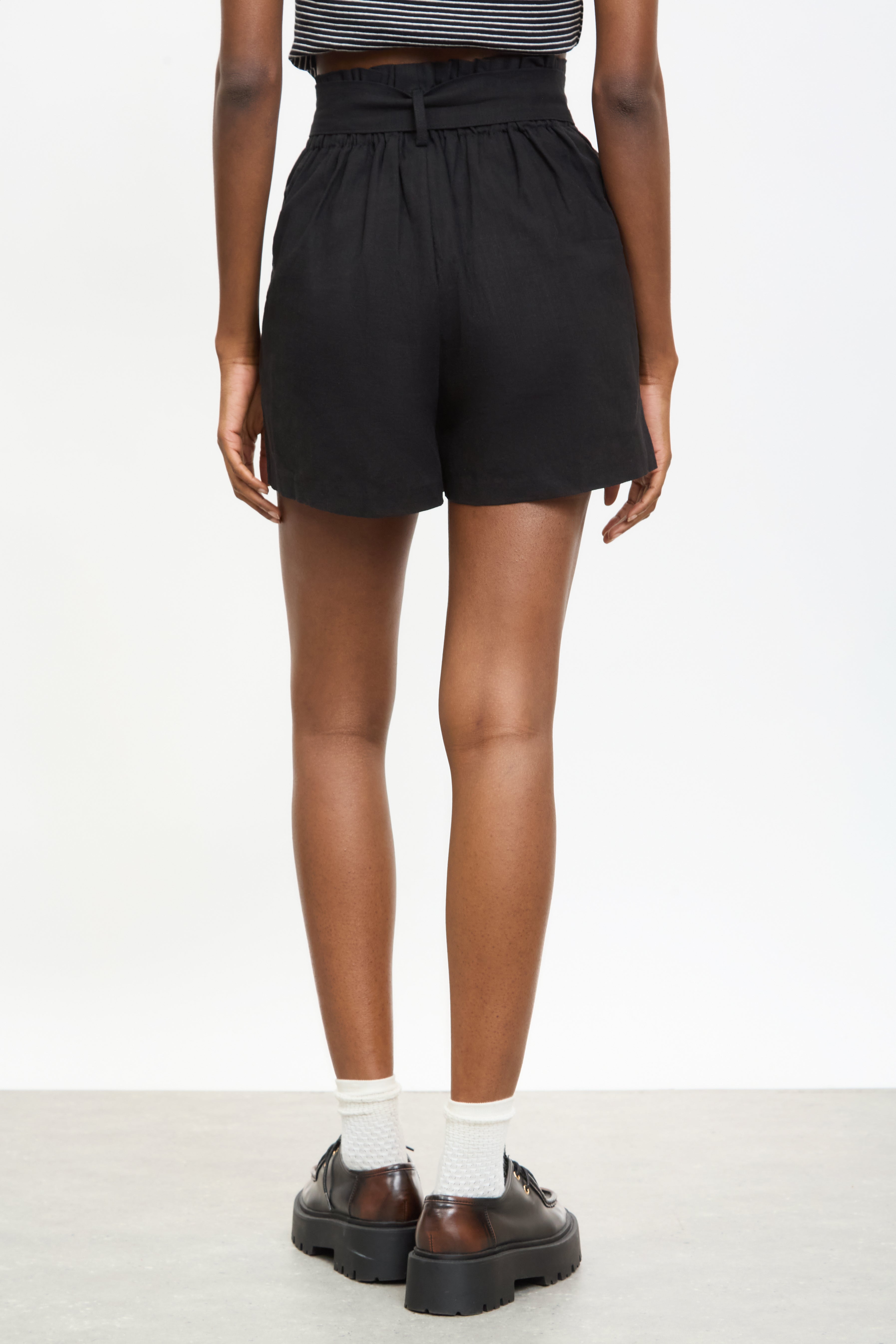 Black smart belted shorts_2