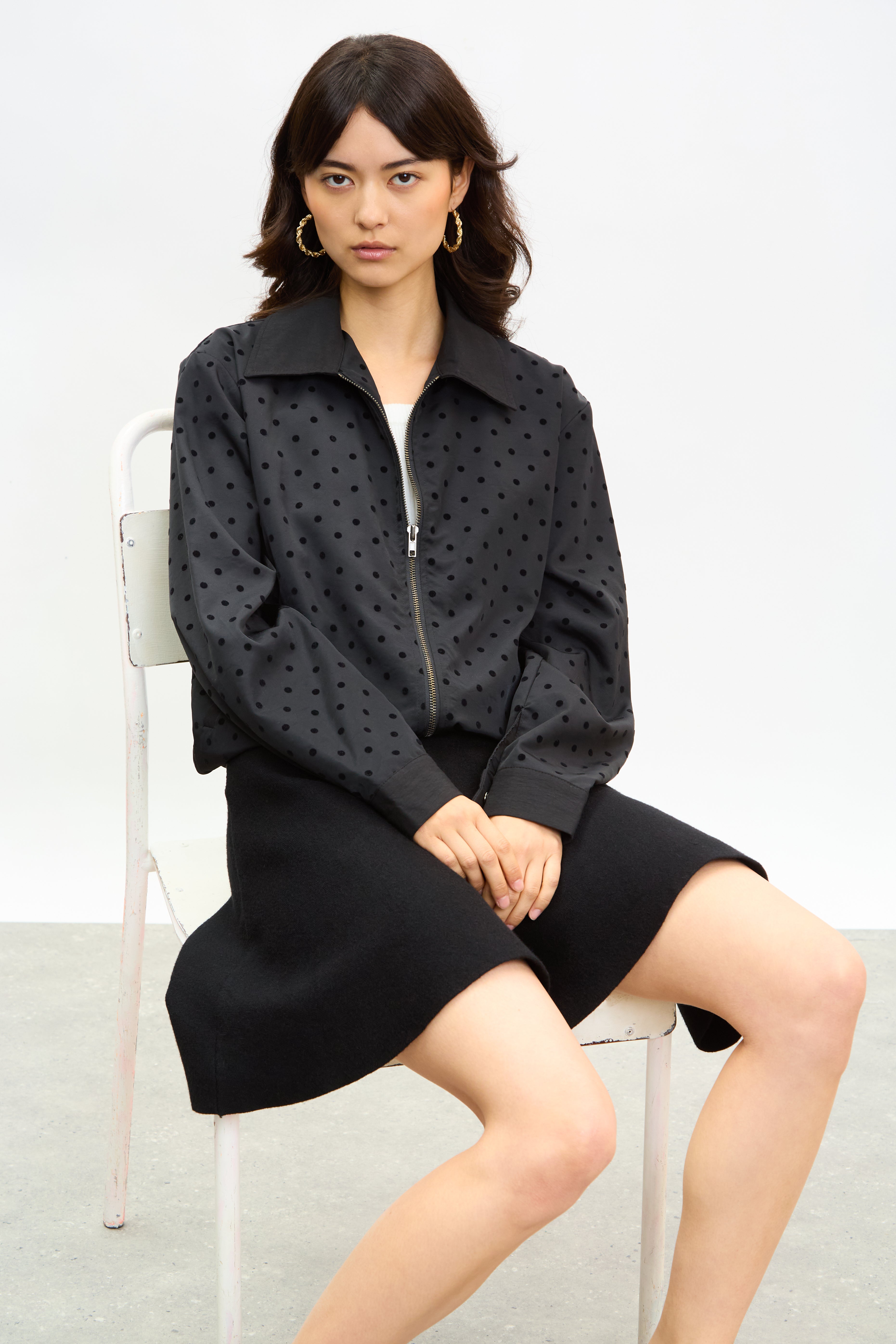 Black smooth shaped knit mini skirt_5