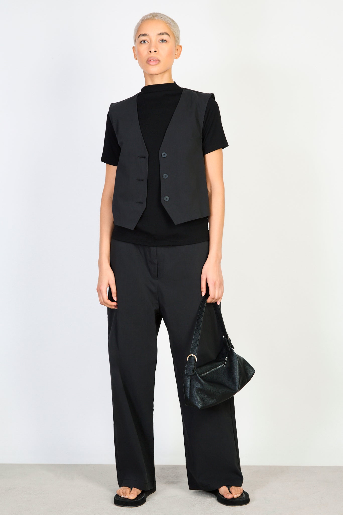 Black tailored vest_5