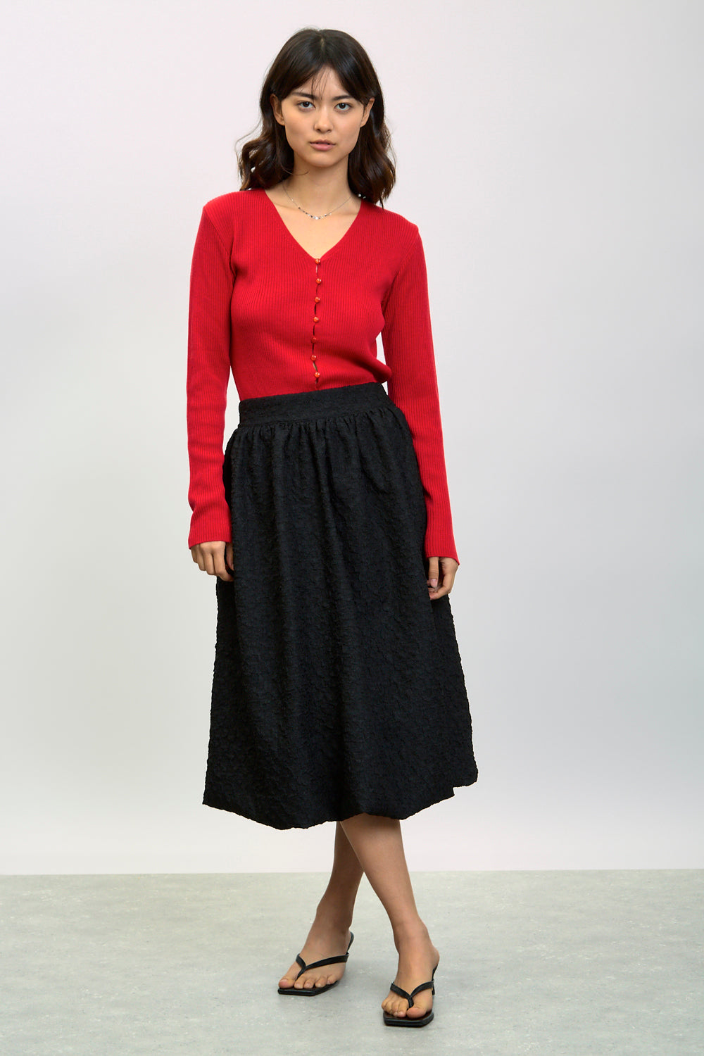 Black textured midi bubble skirt_4