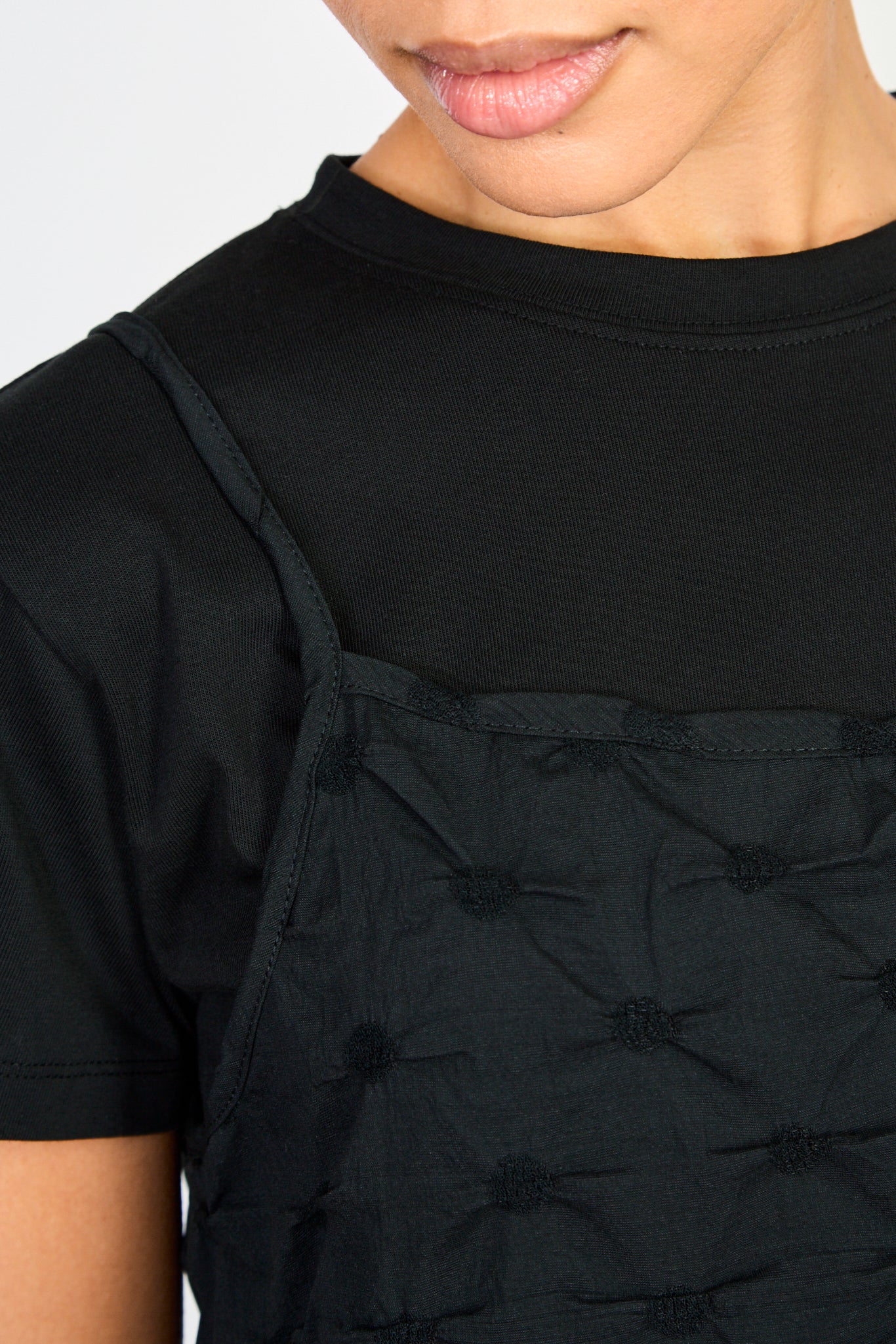 Black textured tiered mini dress_4