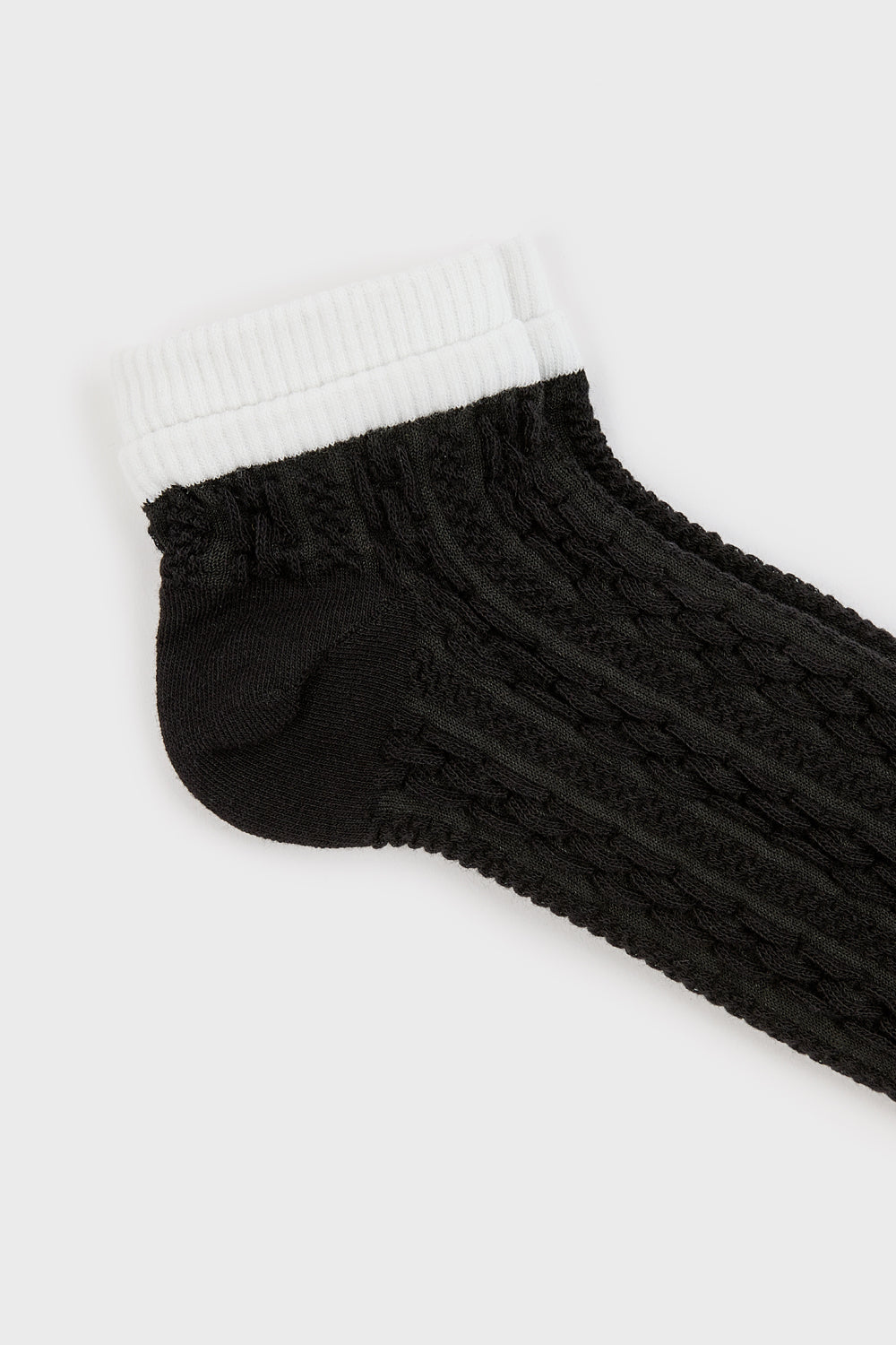 Black textured white trim pop socks_2