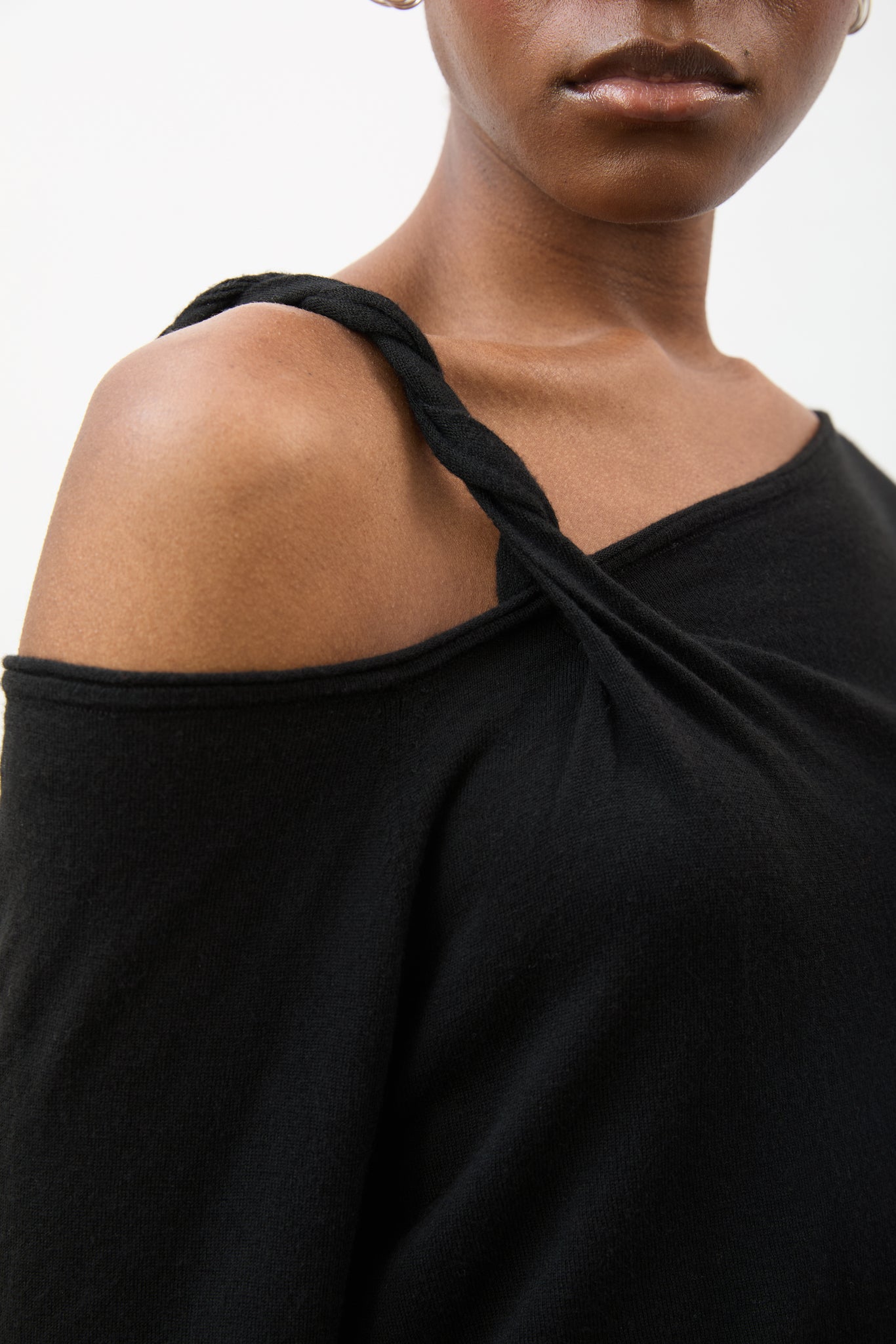 Black twist shoulder wool blend knit top_4