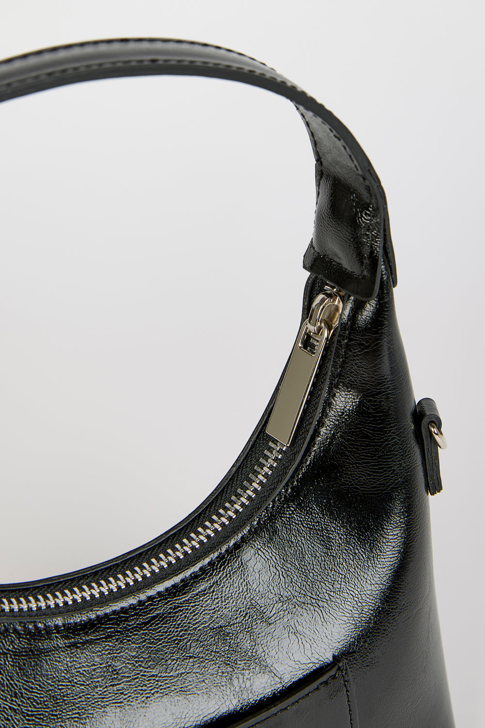 Black vegan leather curved shoulder bag_4