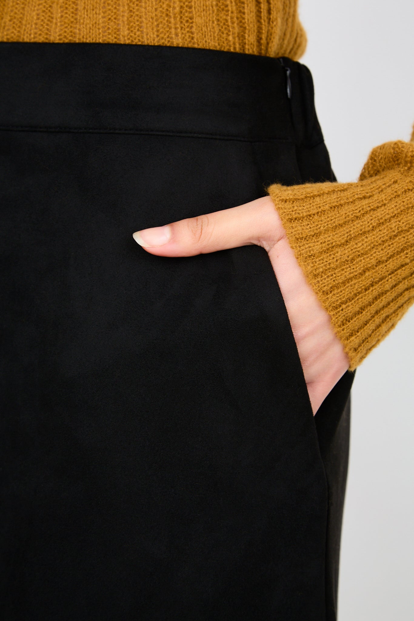 Black vegan suede side pocket straight fit skirt_3