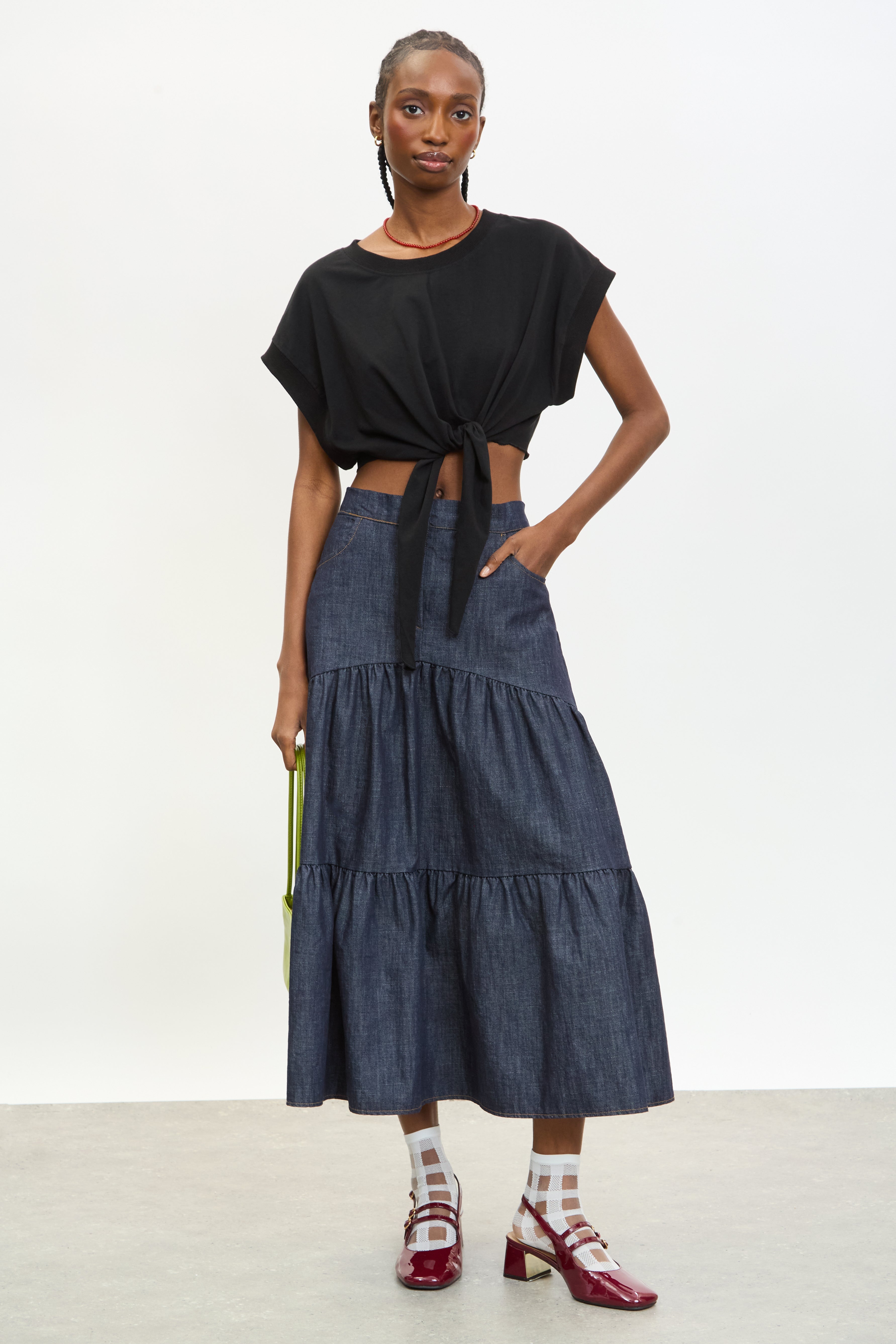 Black waist sleeveless tee_4