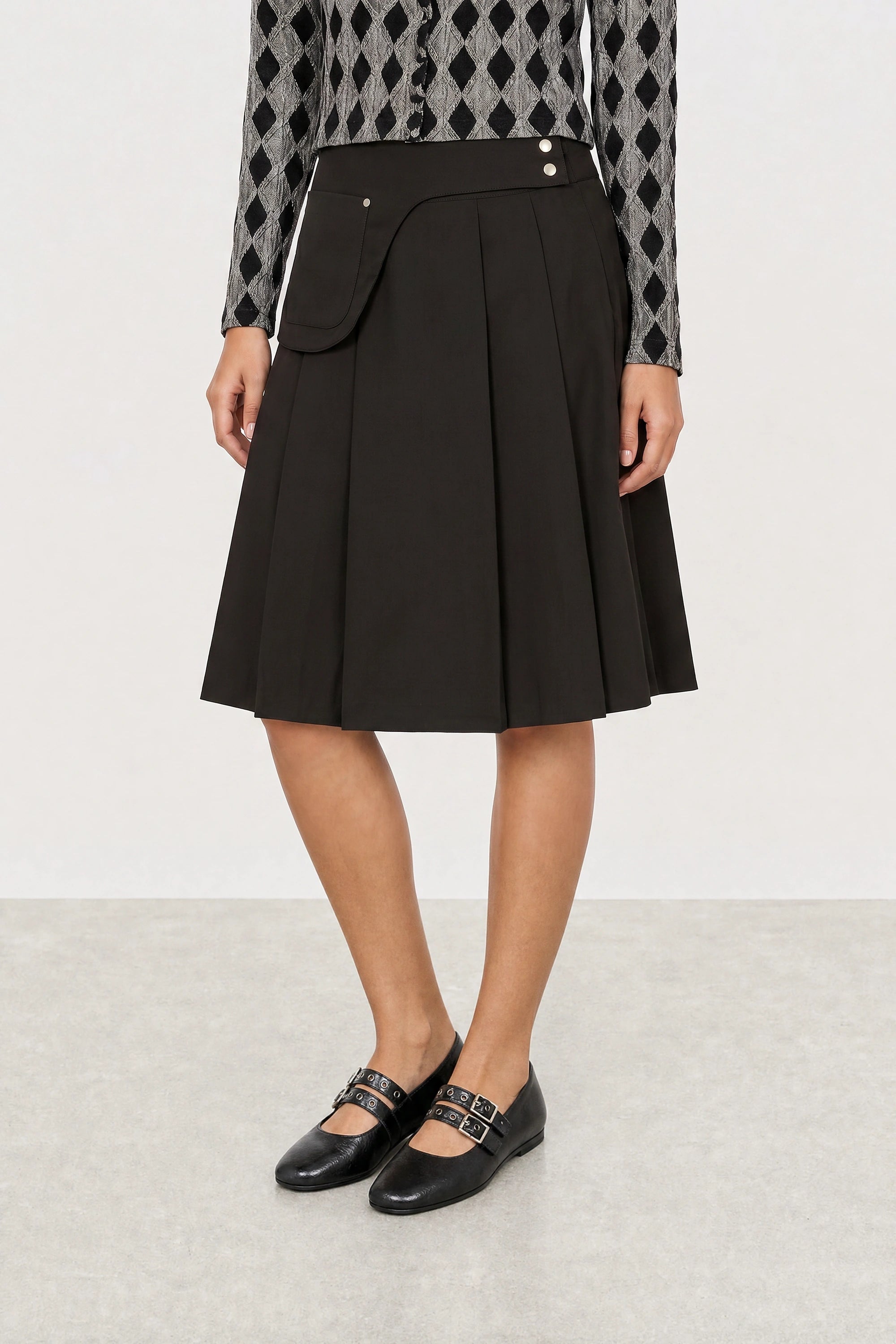 Black pocket belted pleated skirt_3