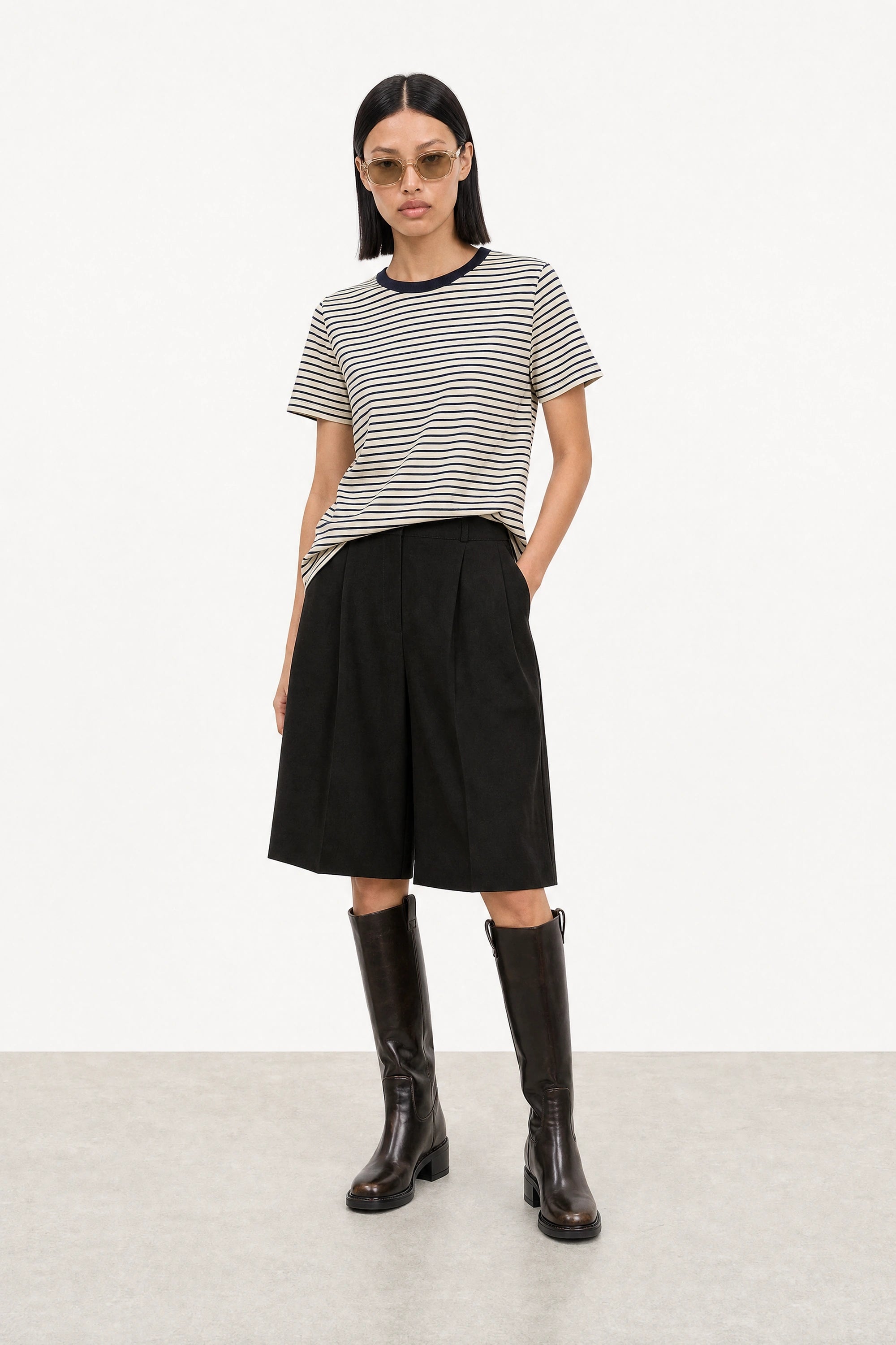 Black smart pleated tailored shorts_6